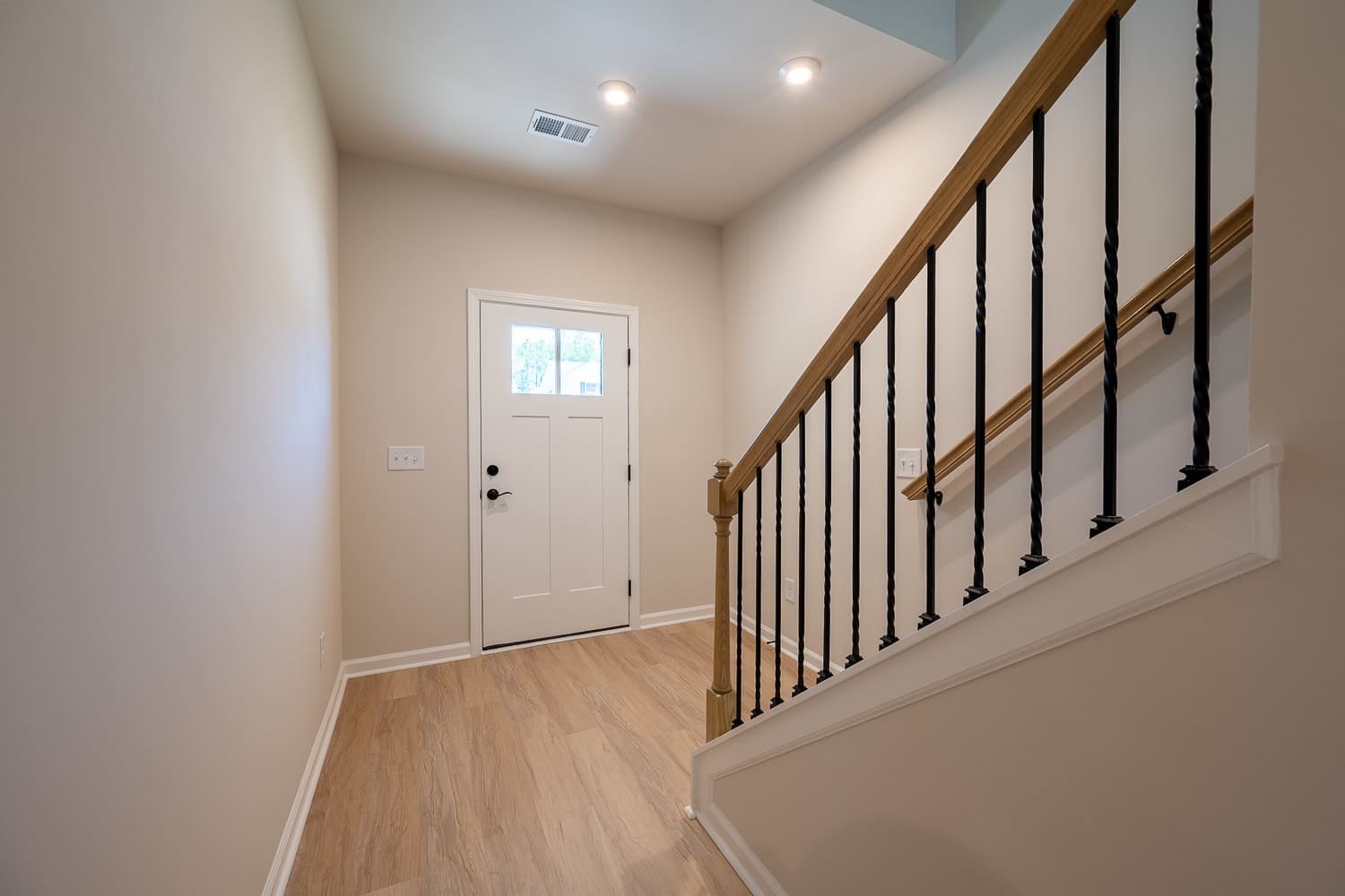 852 Tess Street – photo 3