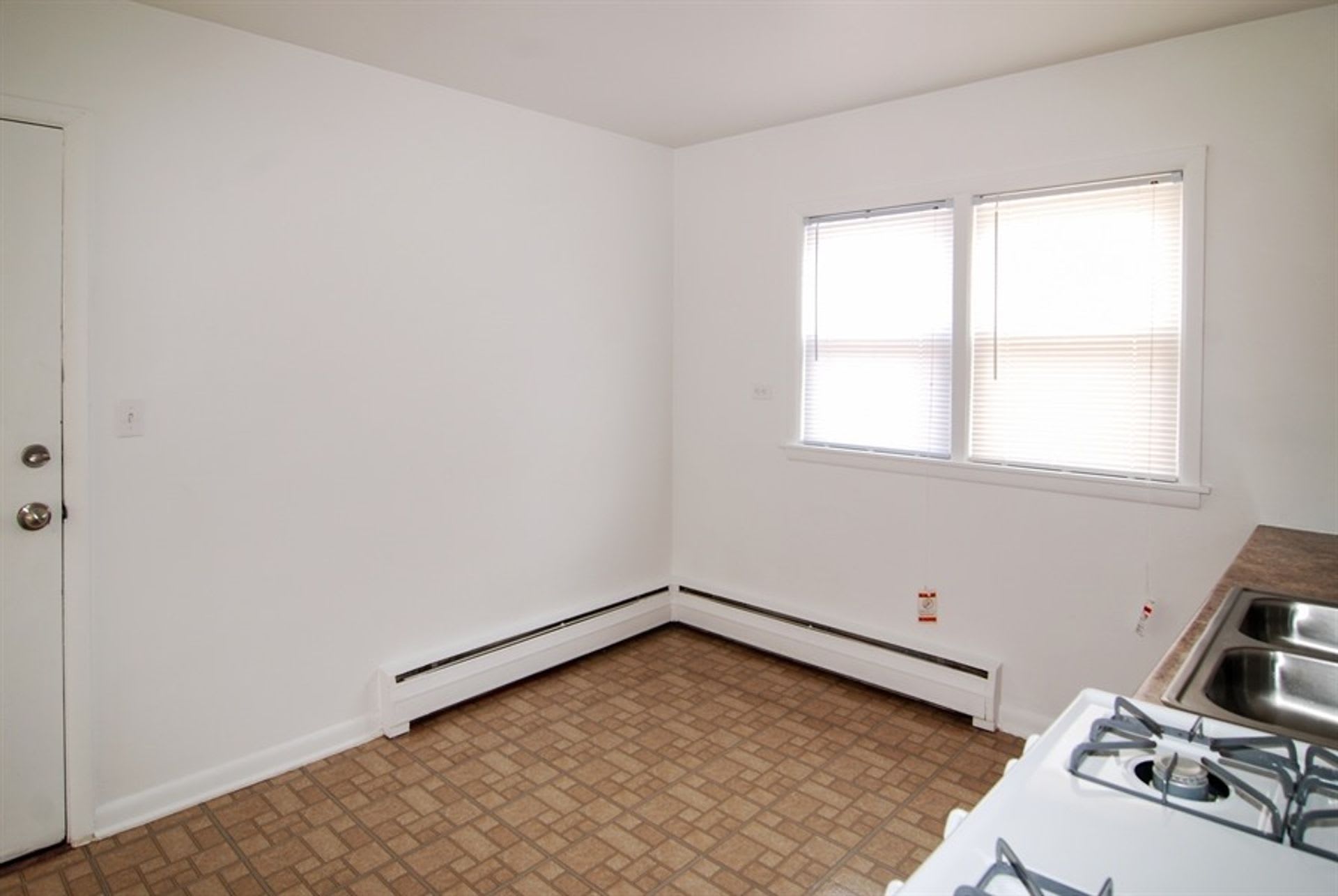 817 S 19th Ave – photo 2