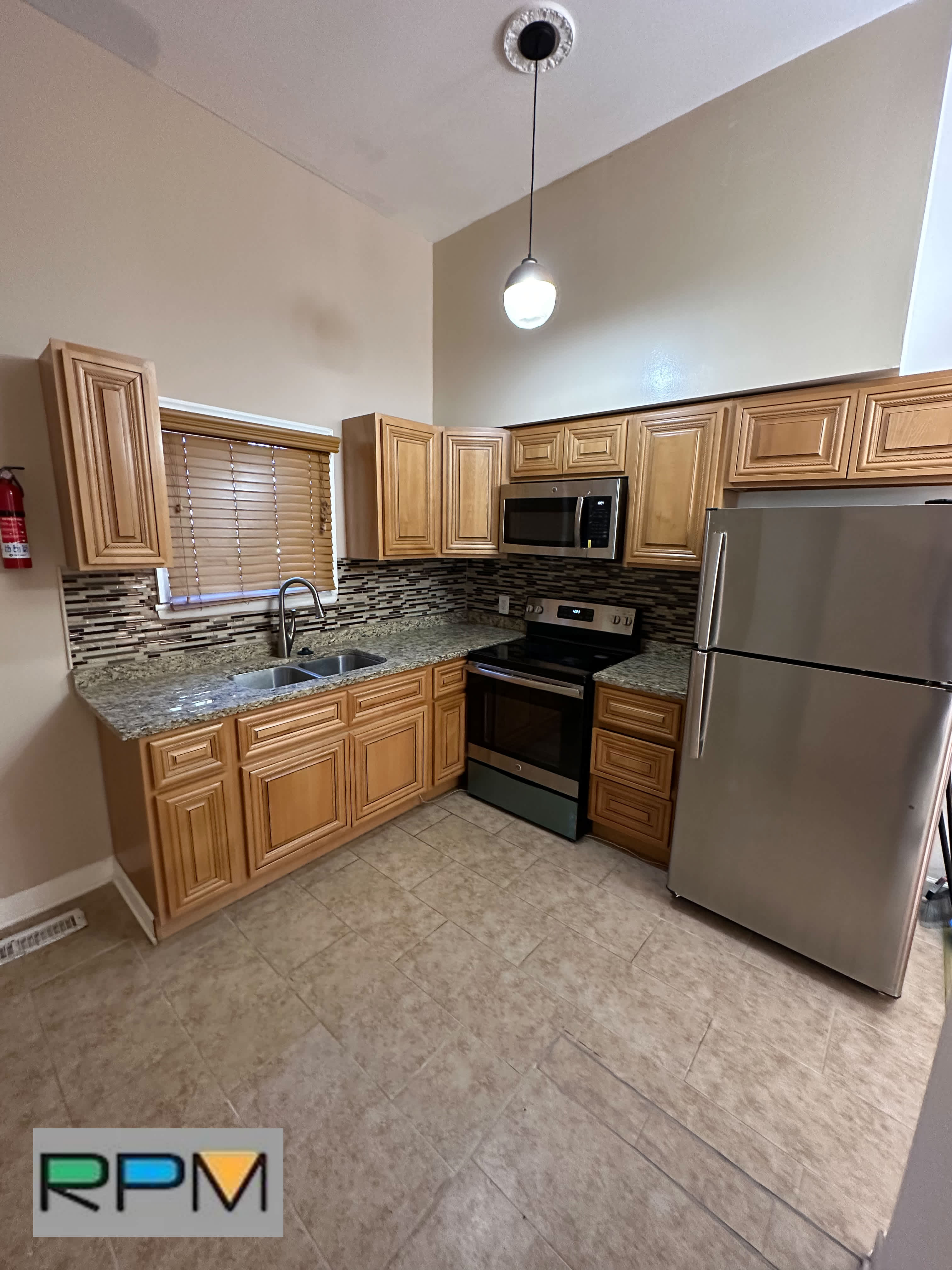 1614 W Lexington St – photo 3