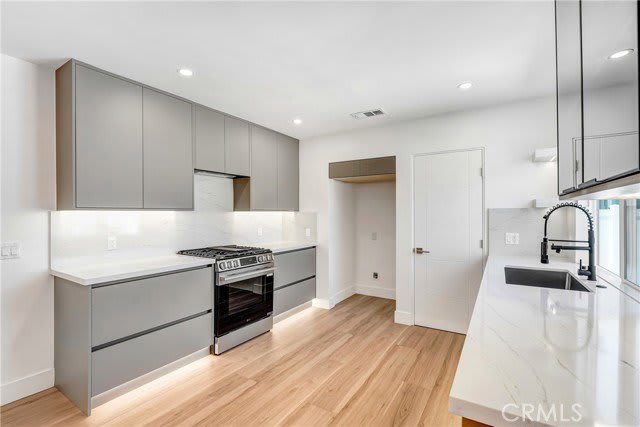 6722 Katherine Avenue – photo 5