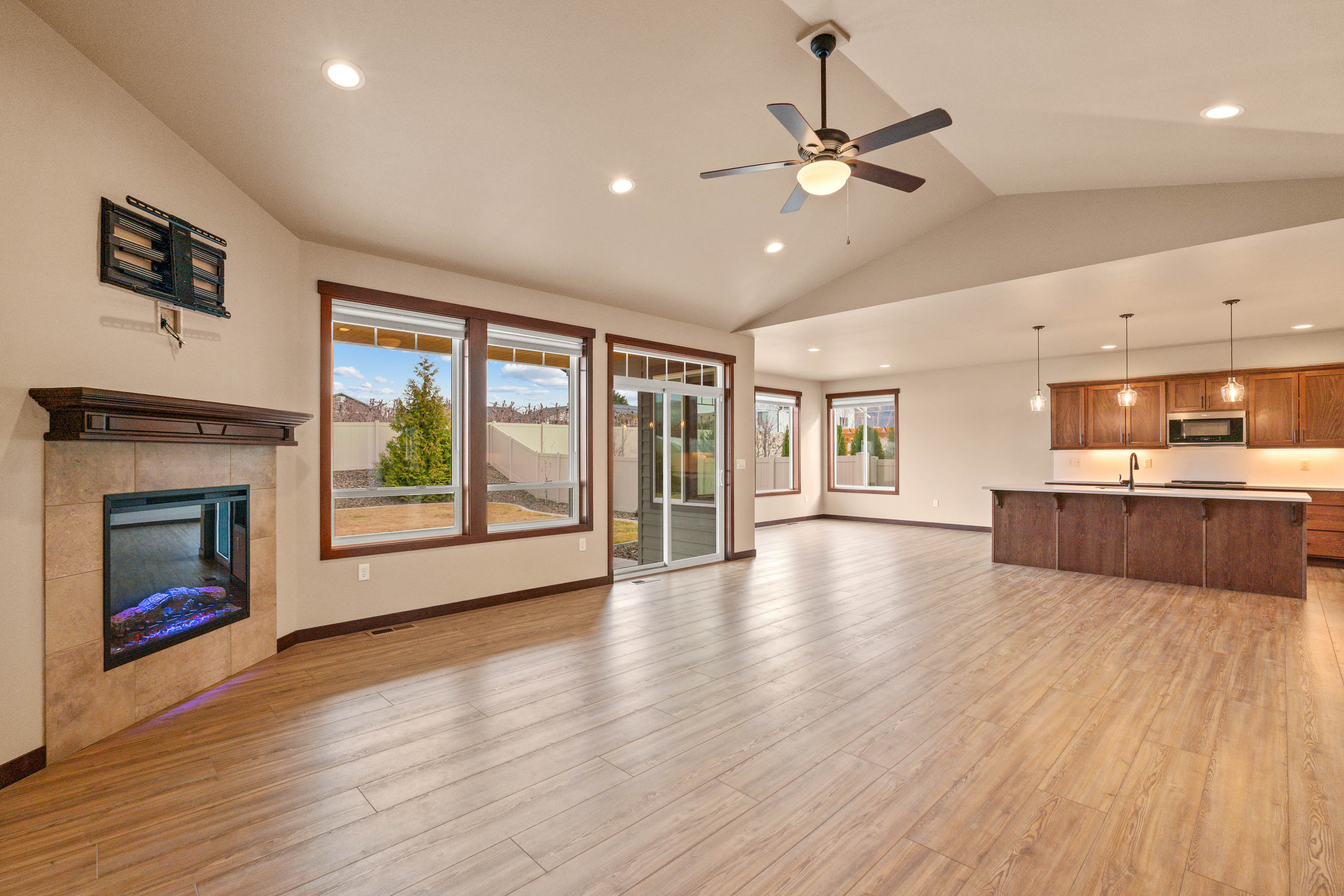 755 South Perry Avenue – photo 5