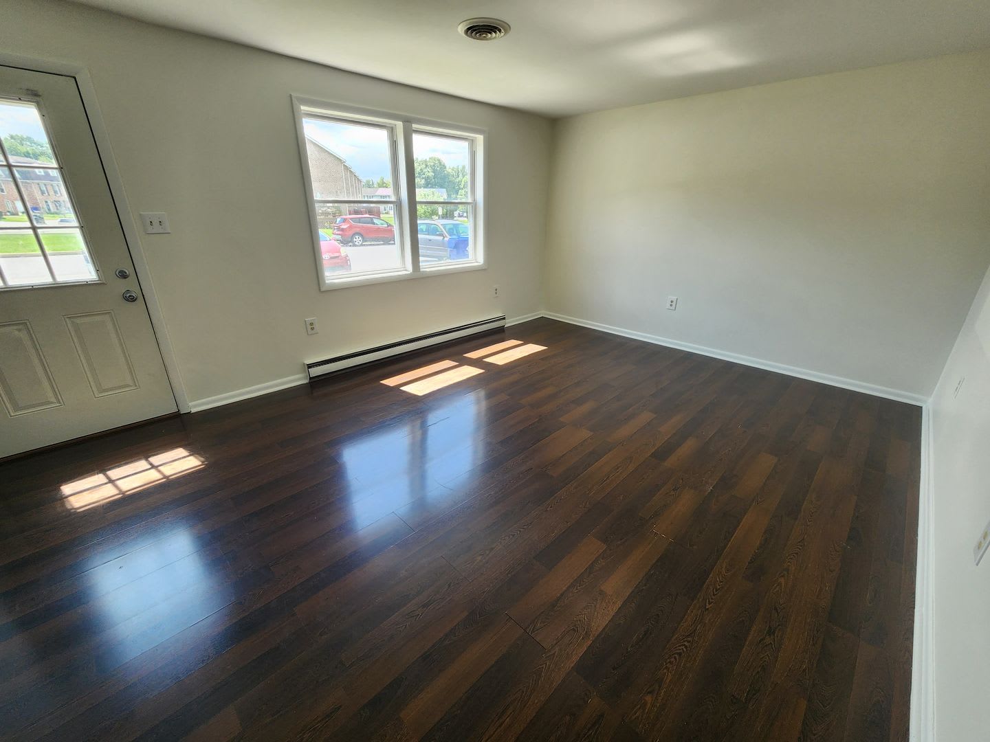 Beautiful Townhome – photo 3