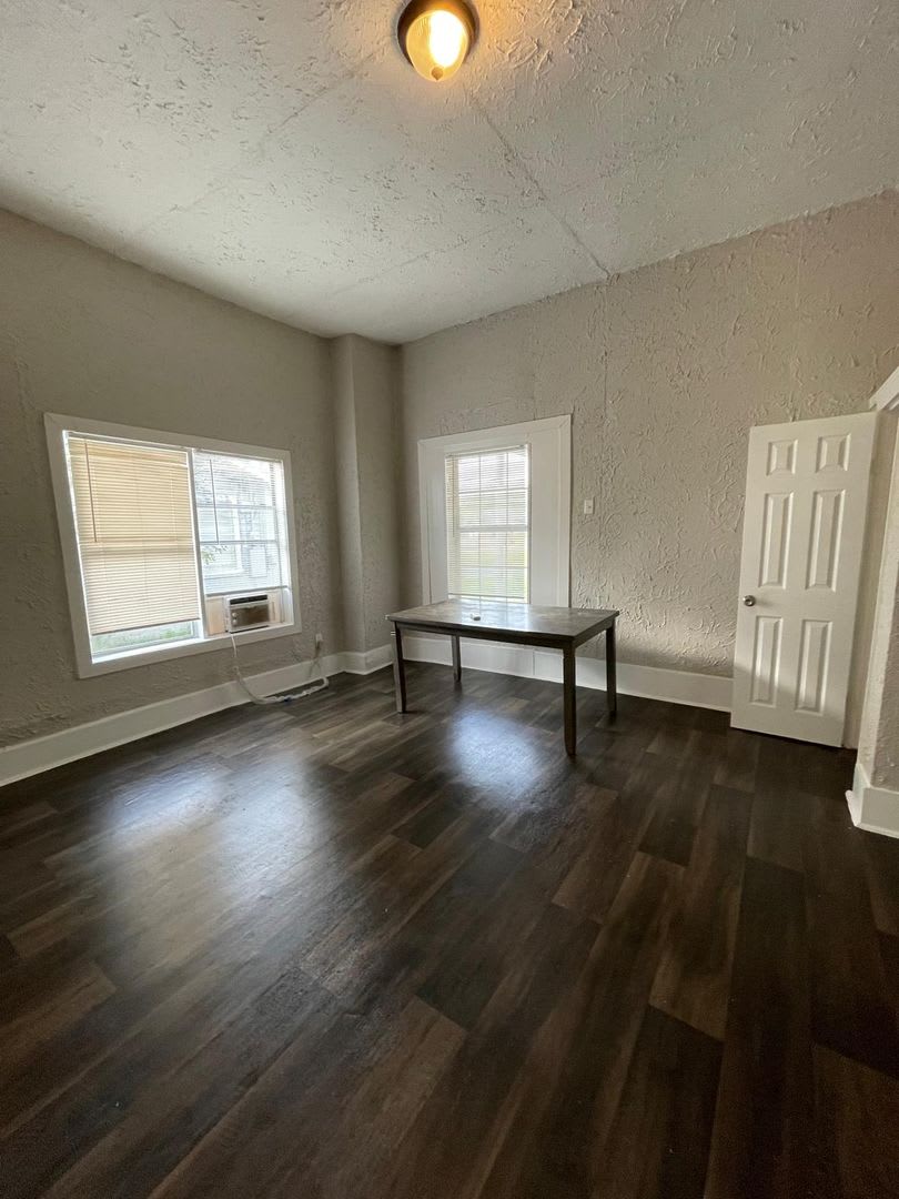 Unbeatable Value! Updated 4-Bedroom Beaumont Home with 1,745 Sq. Ft. – Only $1,300 – photo 4