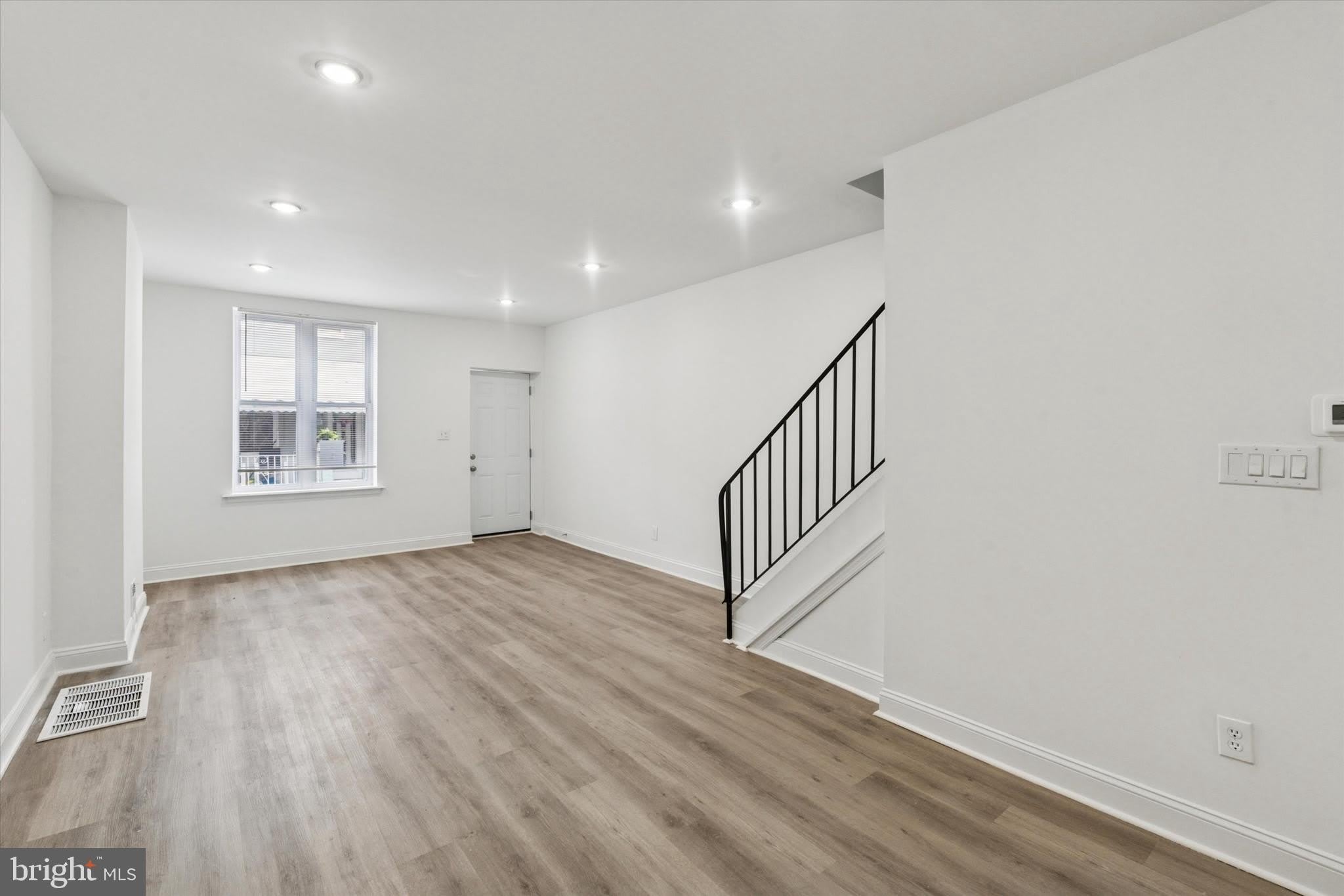 1761 N NEWKIRK Street – photo 5