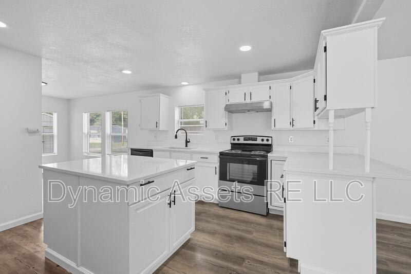 405 Falletti St – photo 4
