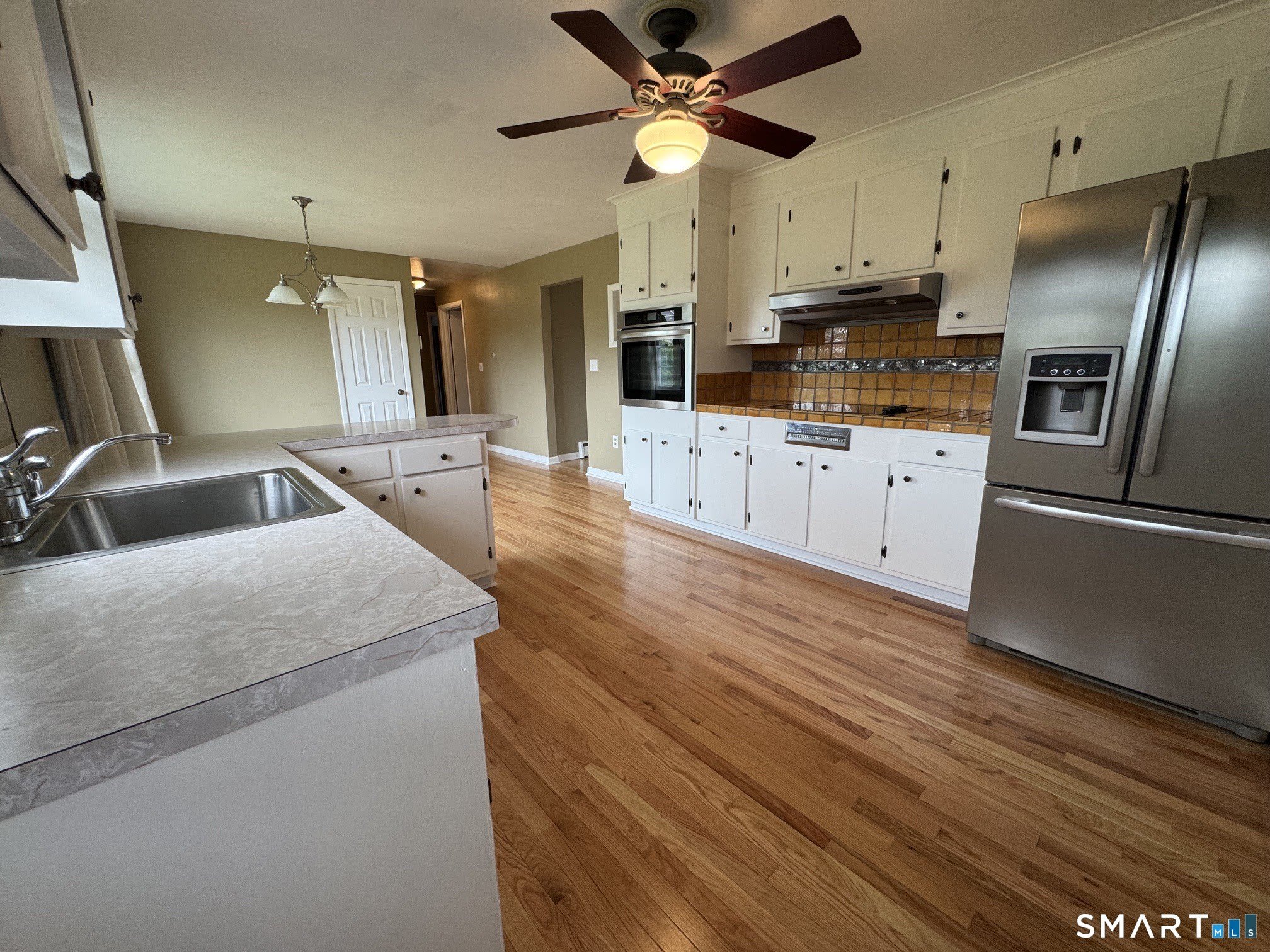 85 maureen Street – photo 5