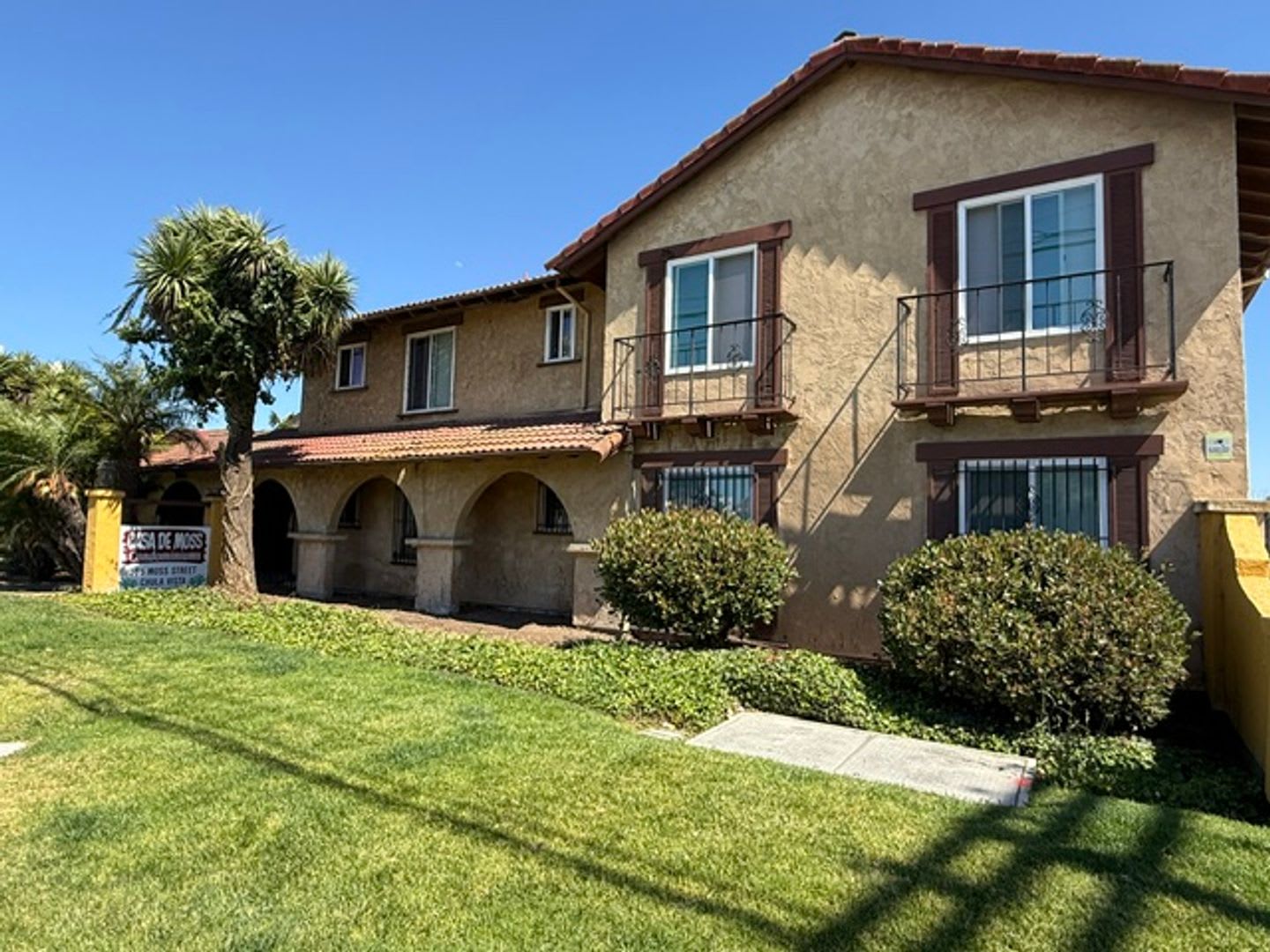 Charming 1 Bedroom Condo in Gated Chula Vista Community with Pool and Parking! – photo 2