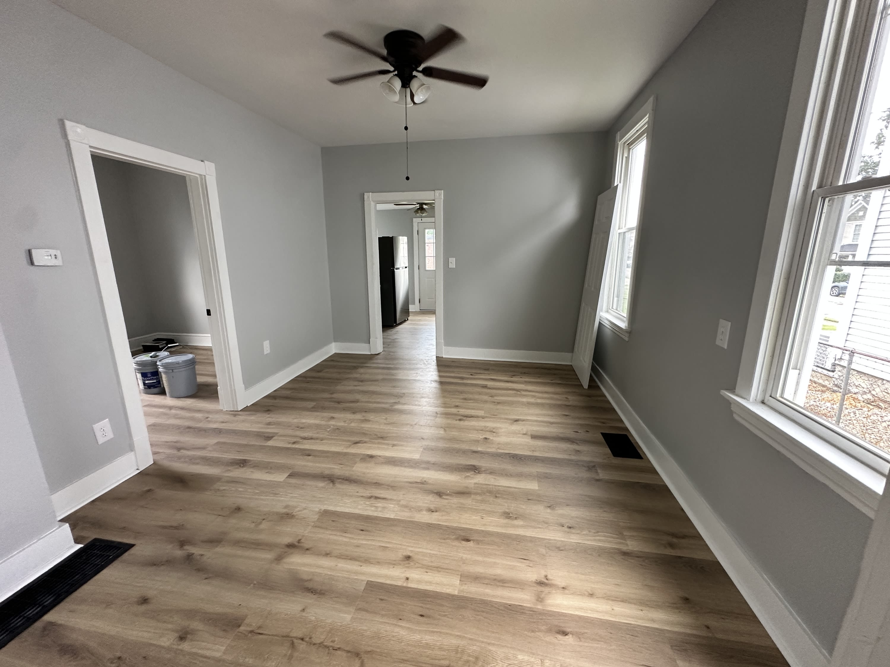 2309 Elbe Avenue – photo 4
