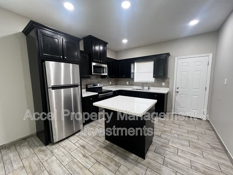 1327 W Garfield Ave – photo 4