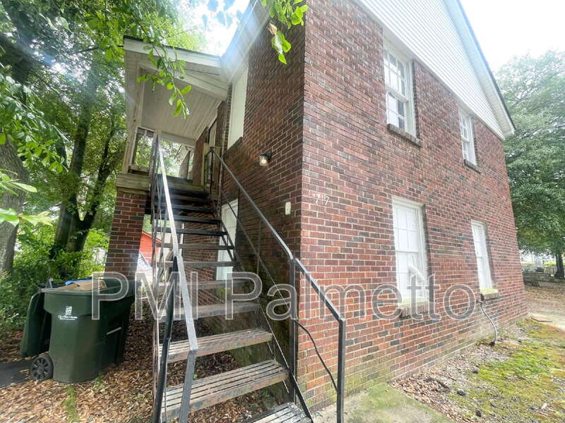 1717 Burnham St – photo 3