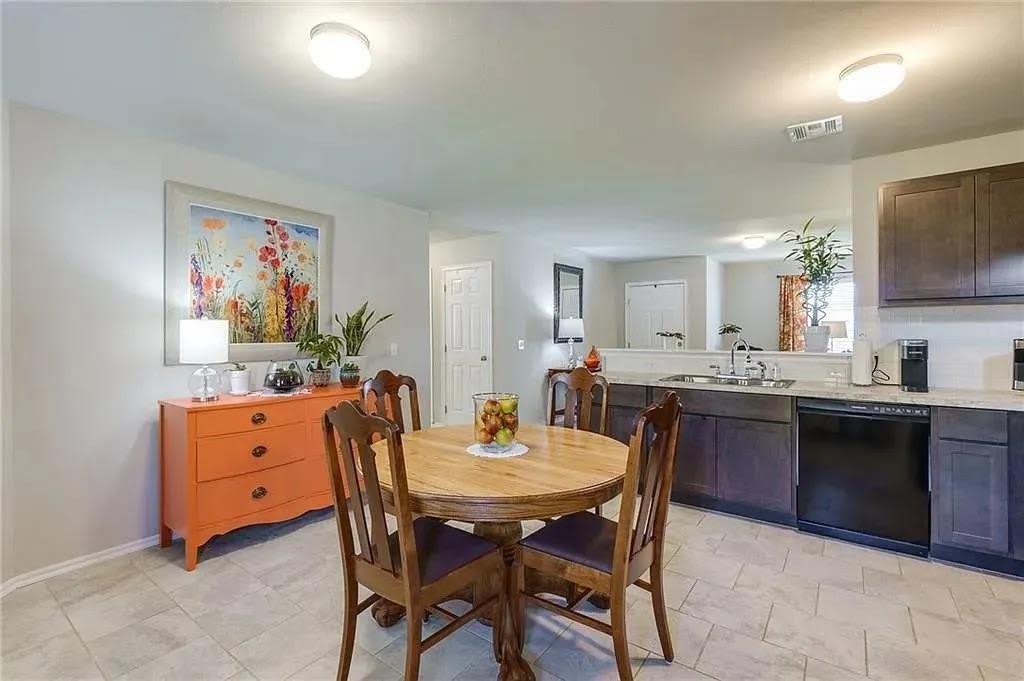 10120 Sussex Place – photo 4