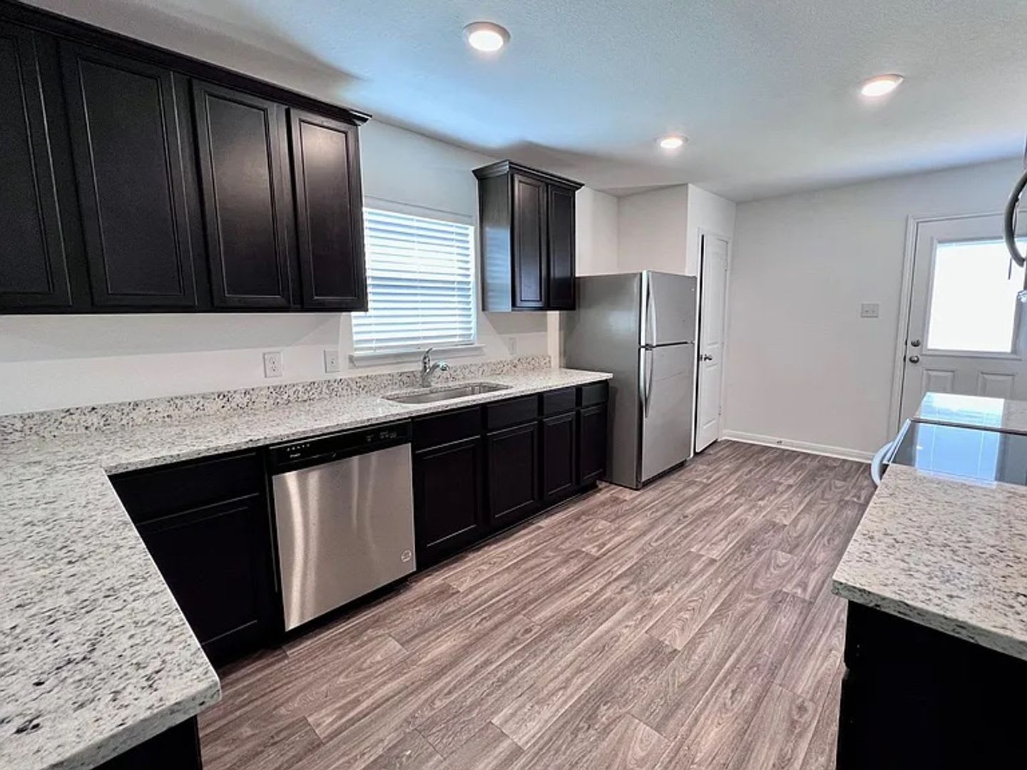 Spacious & Elegant One-Story Living in Stonebridge Crossing – photo 5