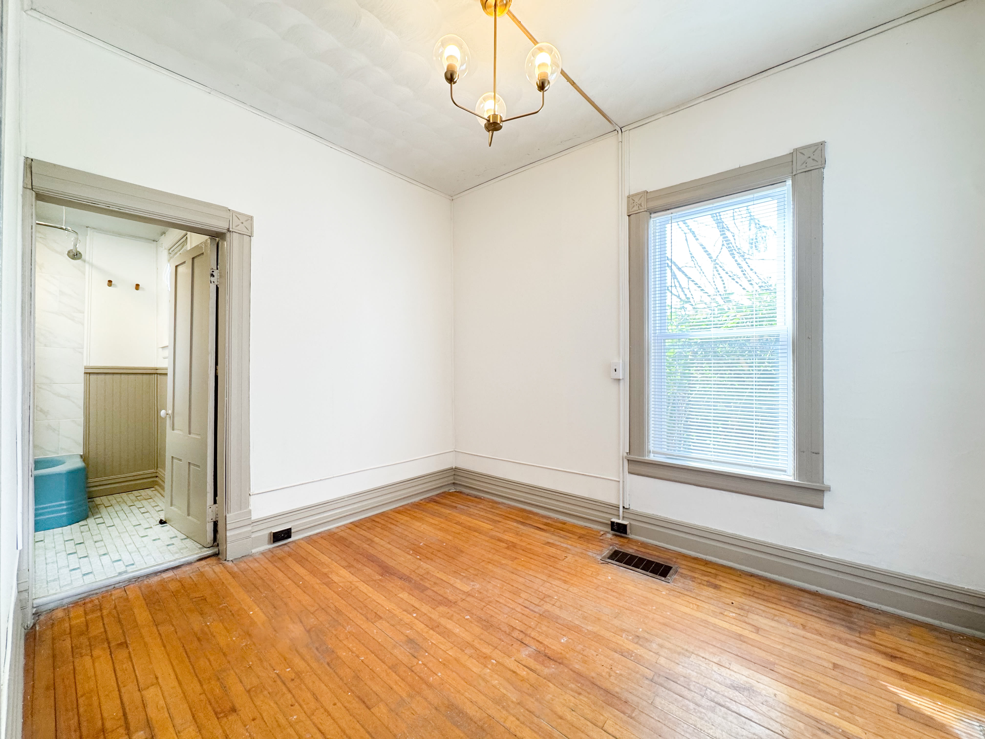 23 Gouverneur St – photo 4