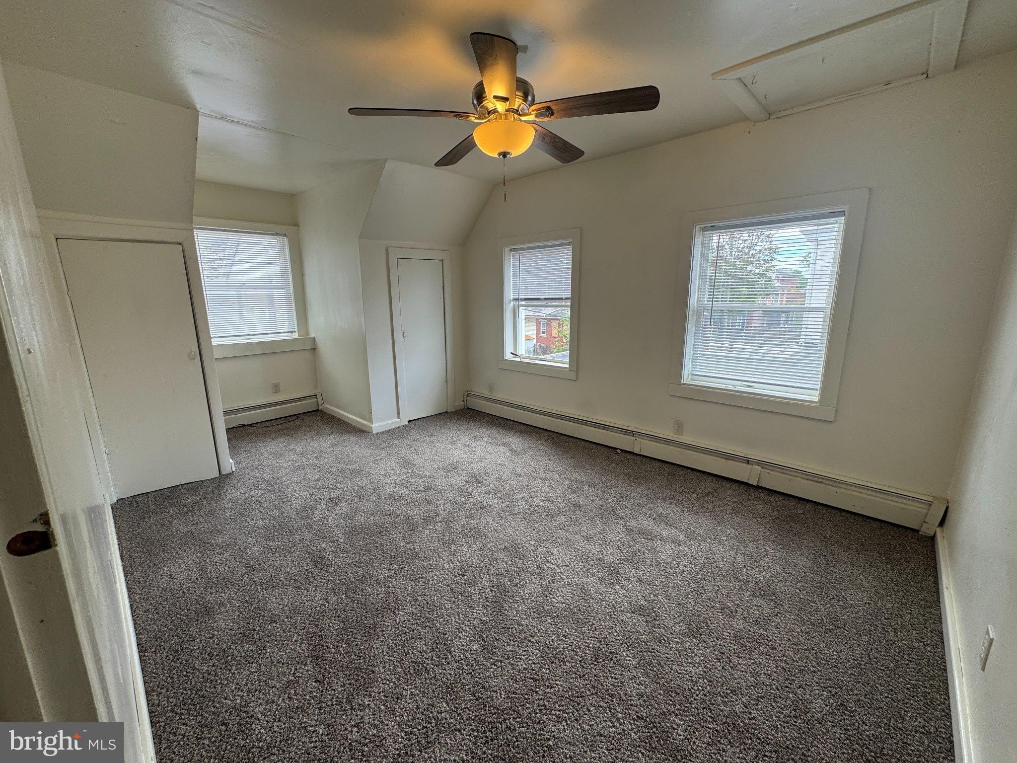 261 N YORK Street – photo 4