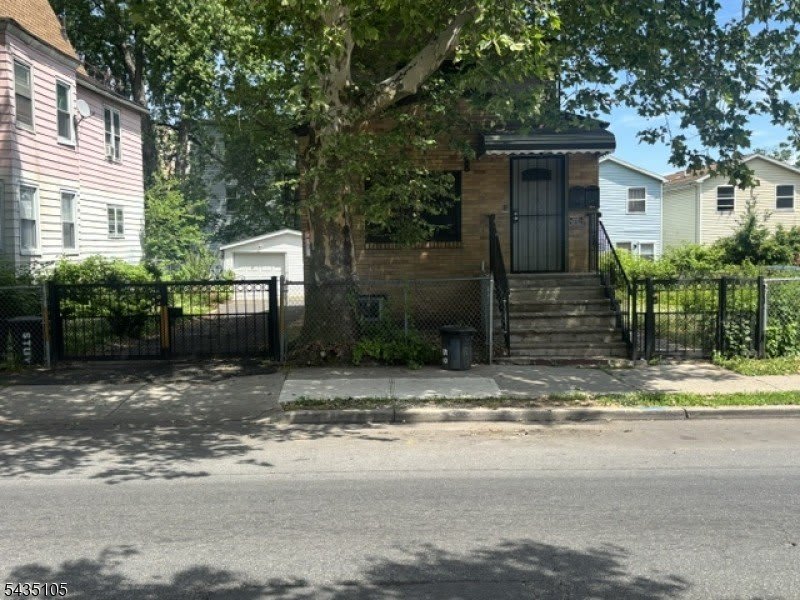 50 Stuyvesant Ave – photo 2