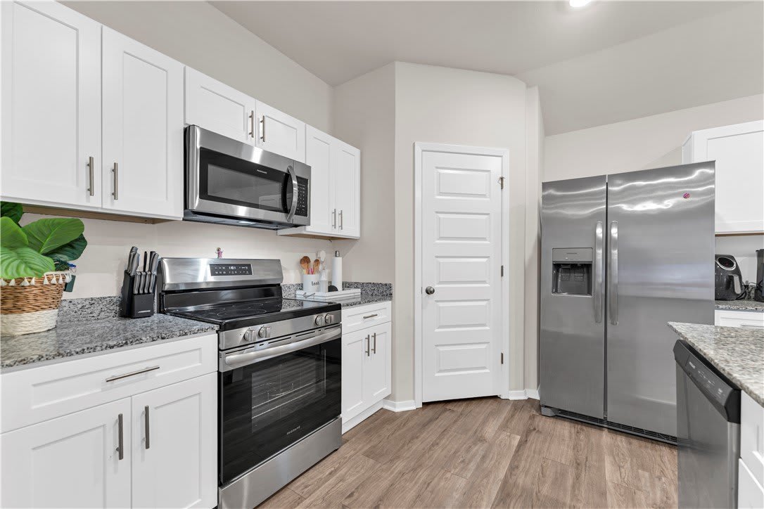 5528 Steamboat Avenue – photo 4