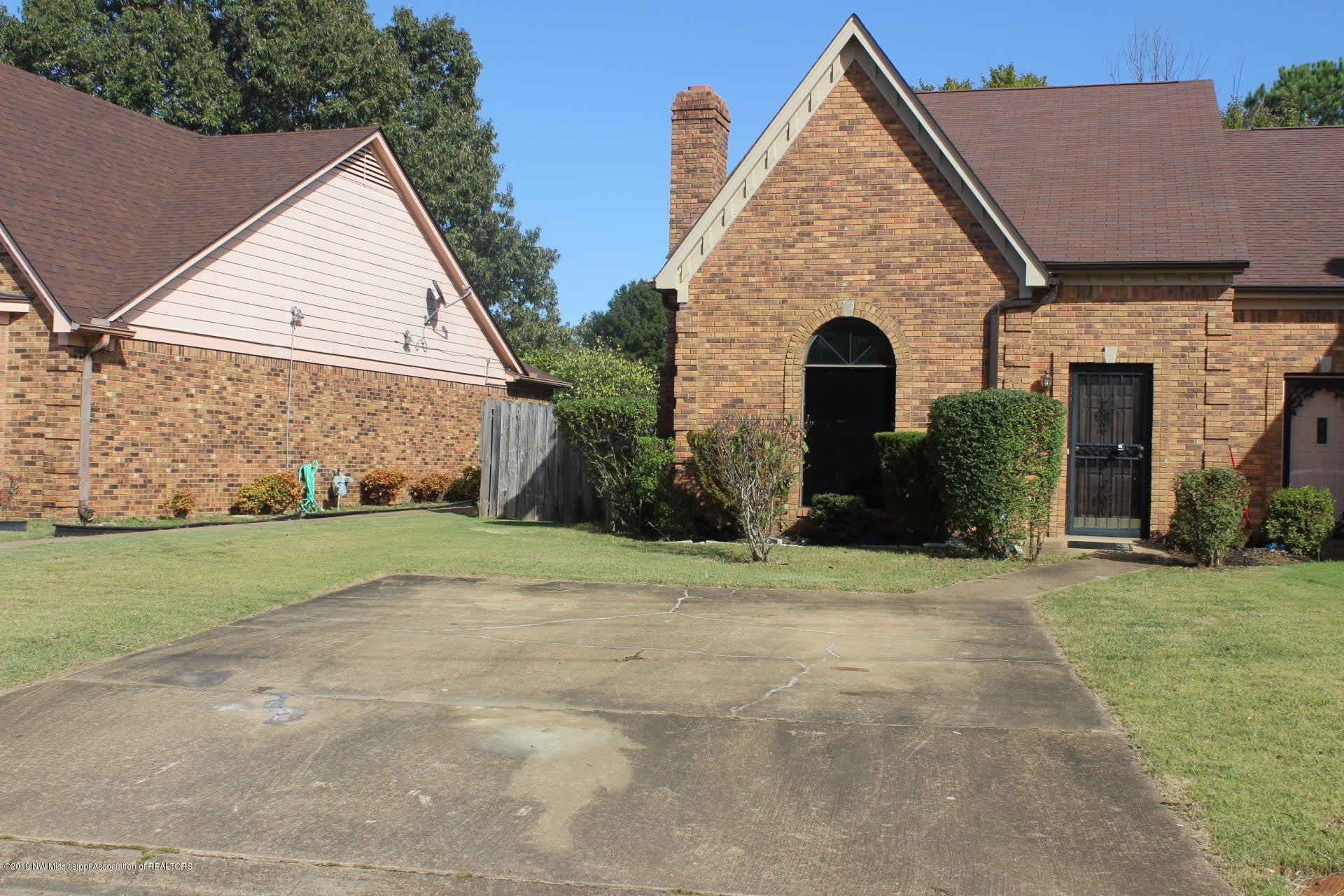 7090 Greenbriar Drive – photo 4