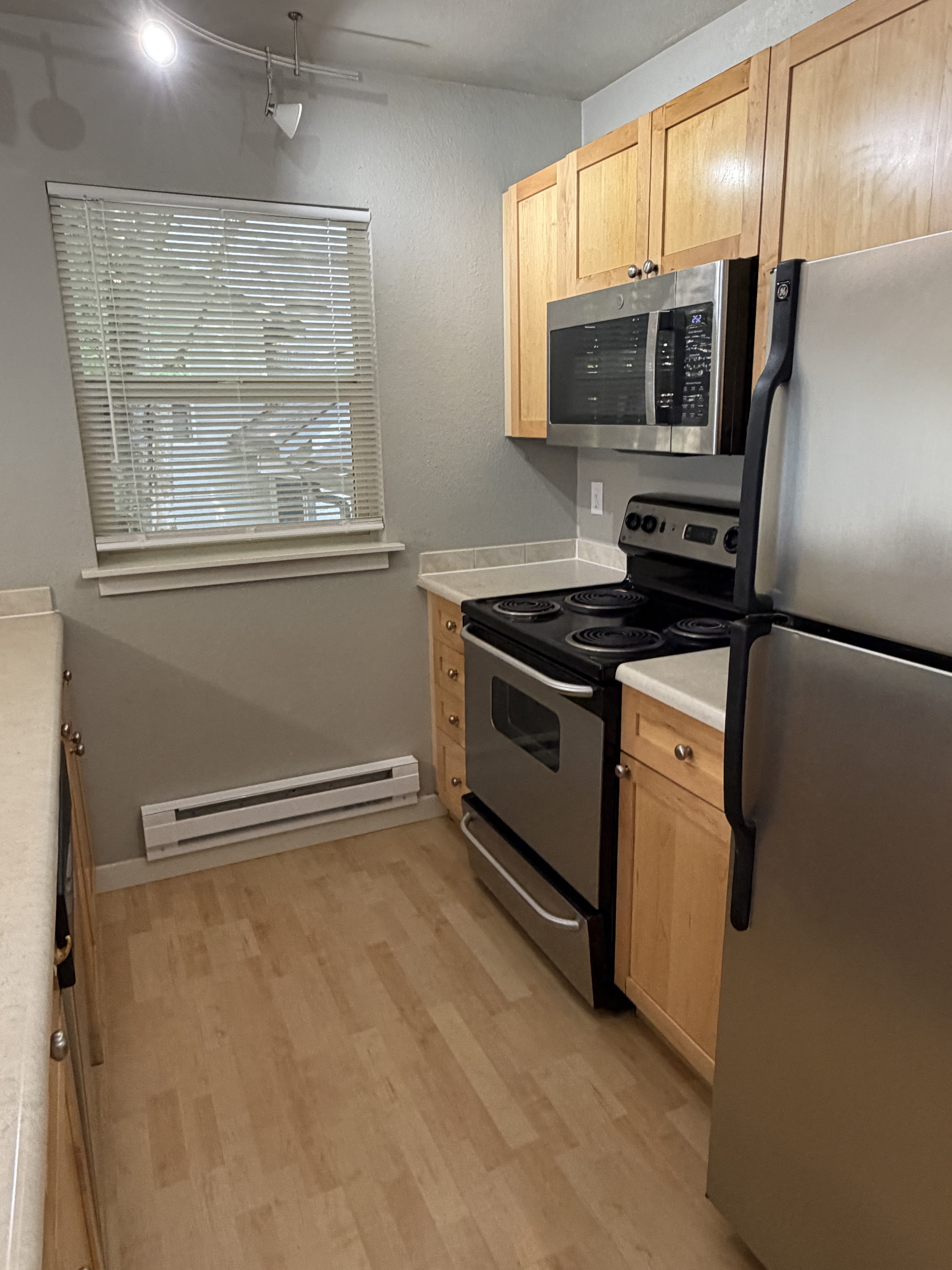 9805 Avondale Rd Ne – photo 5