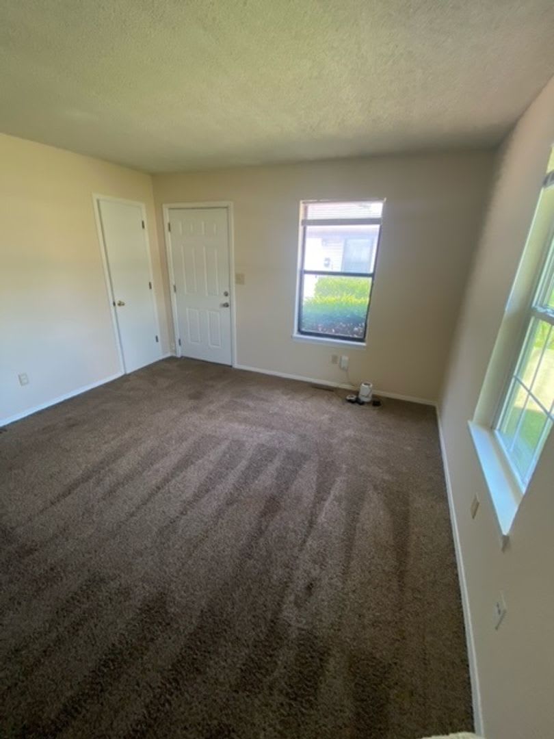 Great Duplex! 2 Bed, 1 Bath – photo 3