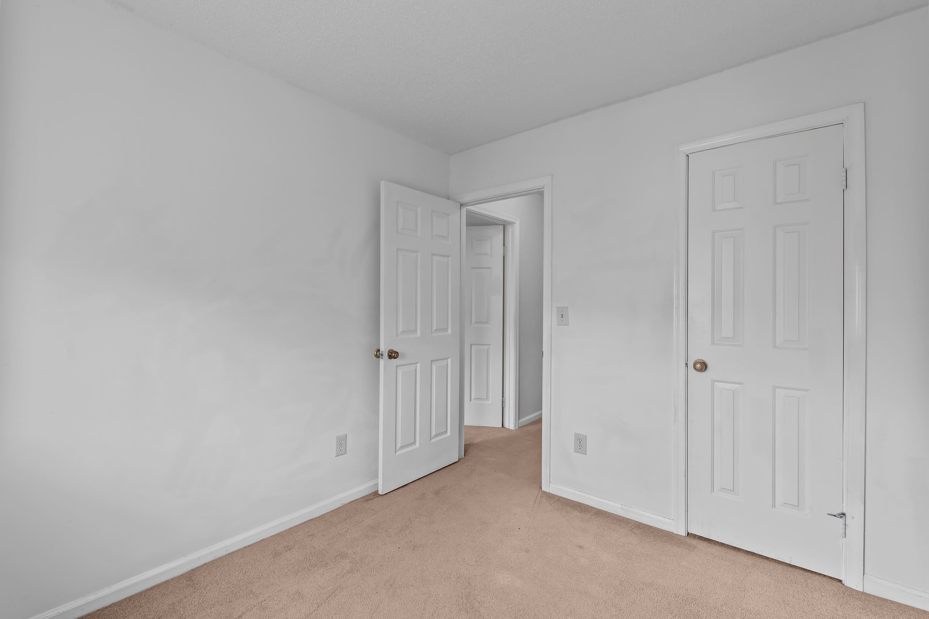 405 Falling Lane – photo 4