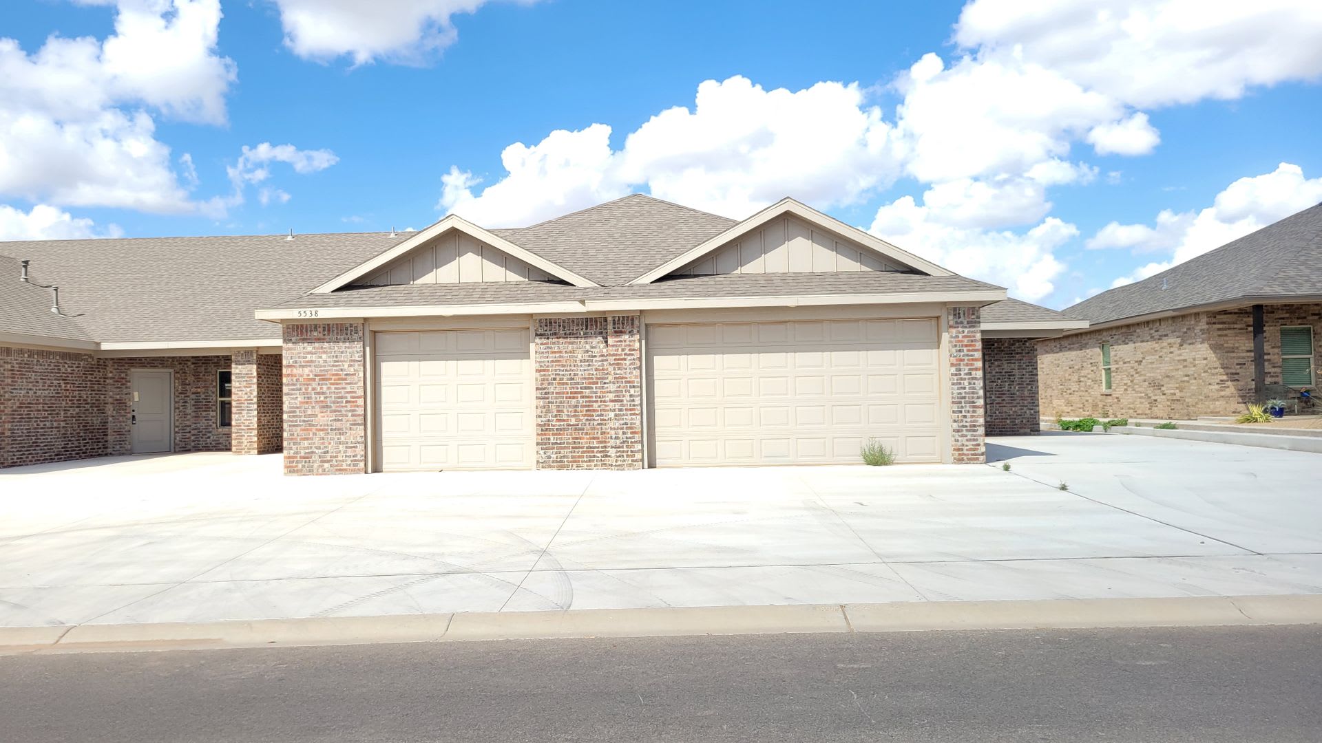 APPLY NOW! 3/2/2 New Build in Lincoln 16! – photo 3