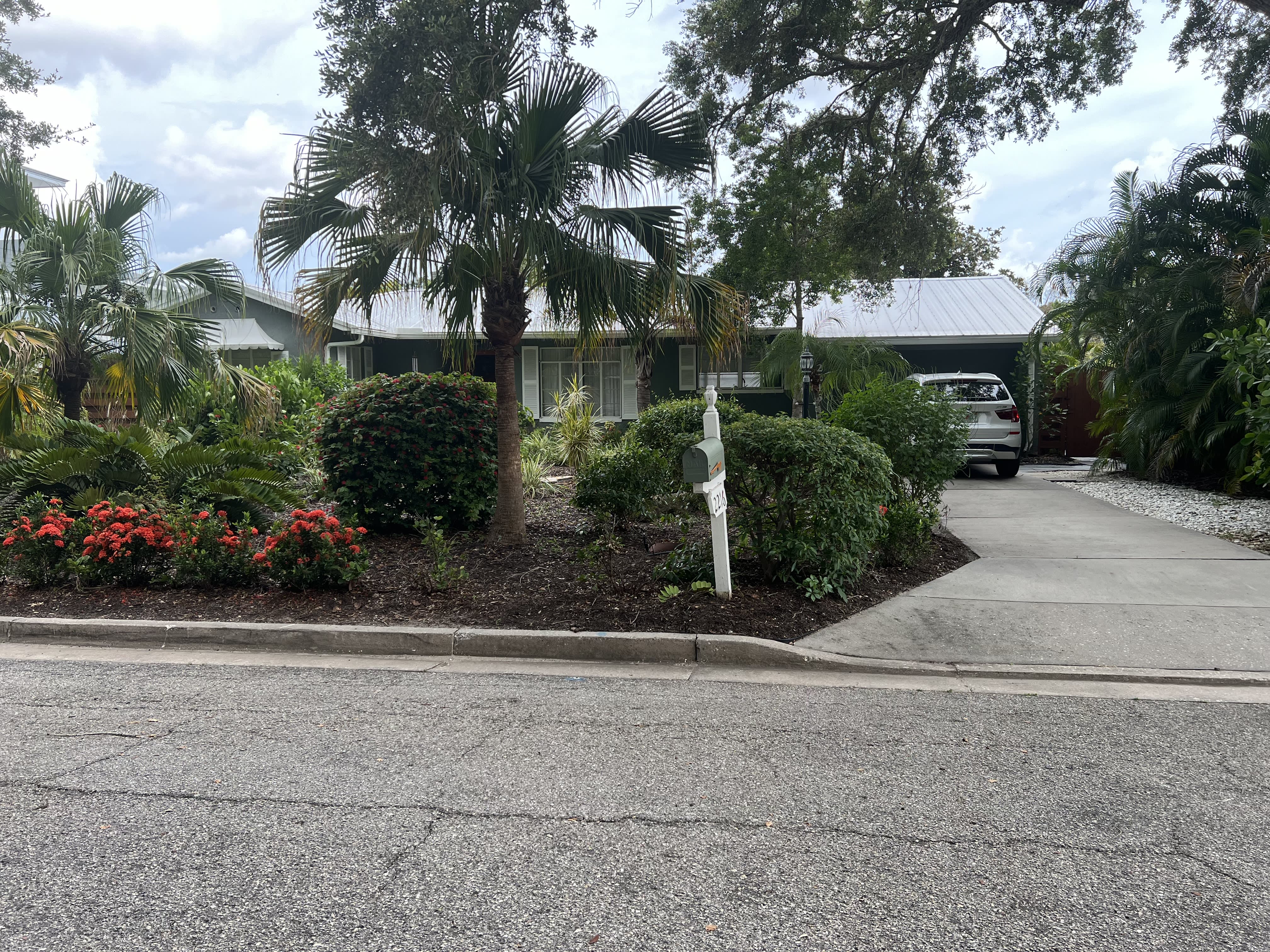 2216 Hibiscus St – photo 1