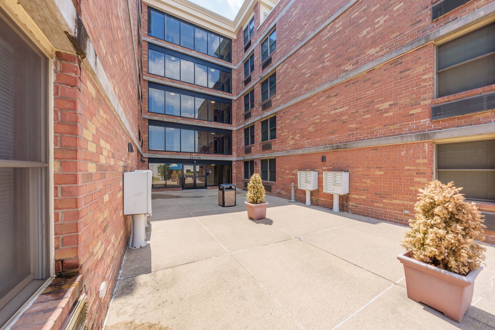 Peninsula Court Apartments – photo 4