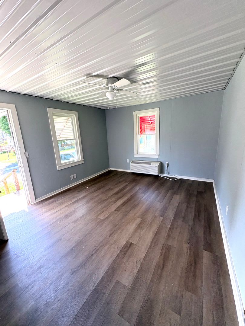 Charming 3BR Rental Close to Downtown Glasgow! – photo 2
