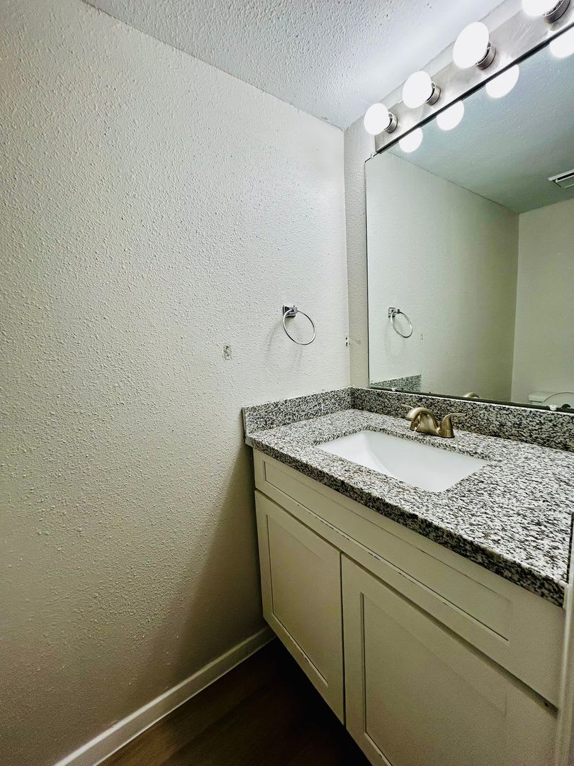 Spacious two-story, two-bedroom condo in the Greenbelt – photo 5