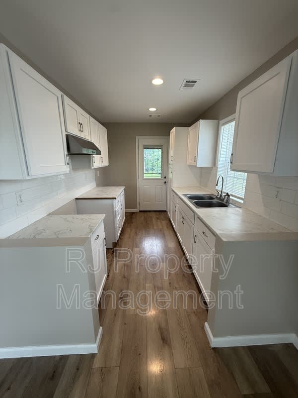 86 W Dempster Ave – photo 4
