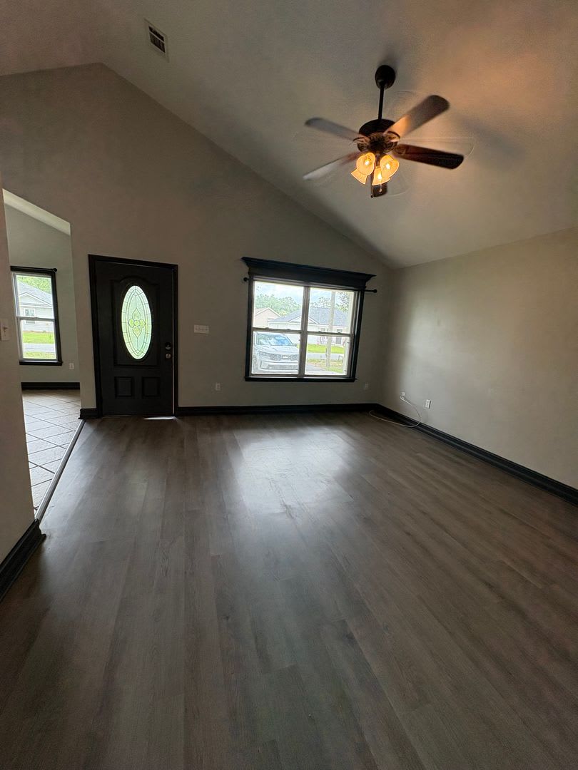 3-Bedroom Available Now! – photo 3