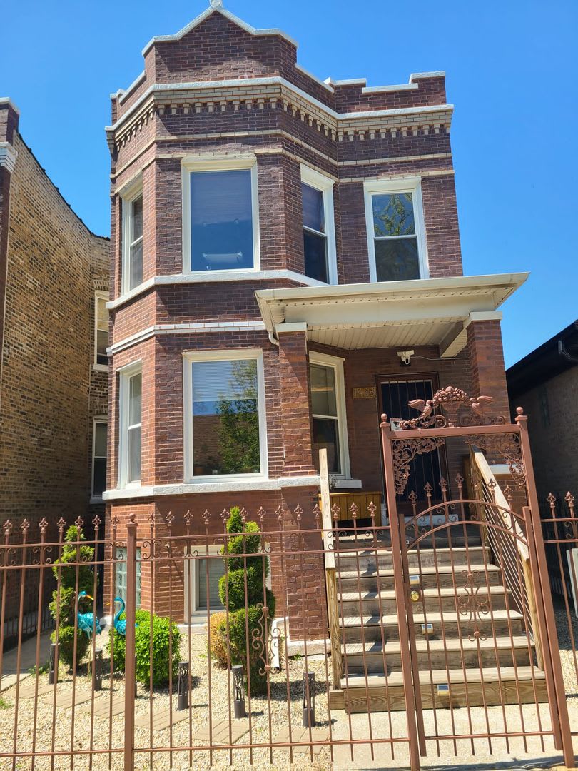 Humboldt Park Apartment – photo 1