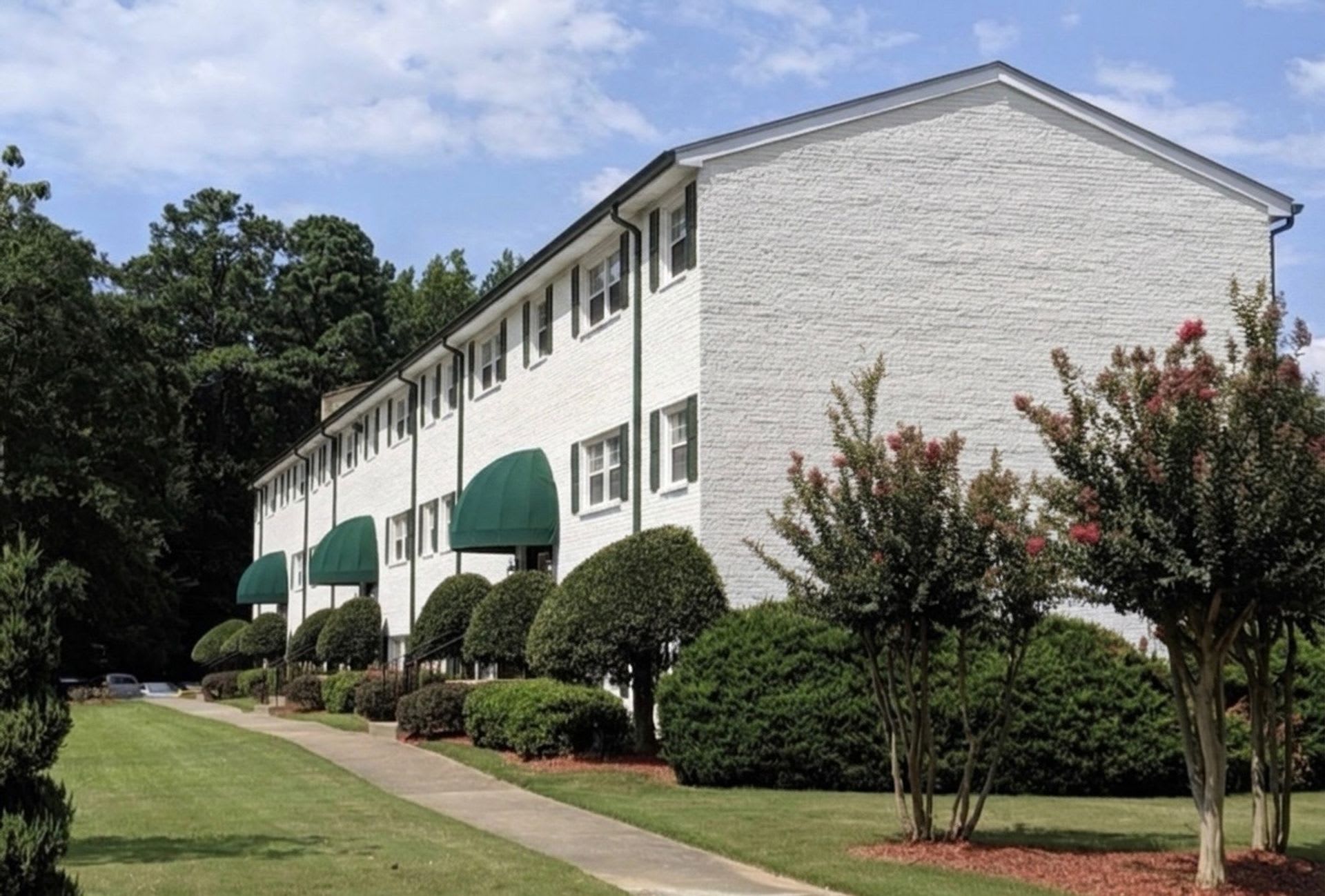 Move In Spring Specials Featuring 1 2 Bedrooms – photo 1