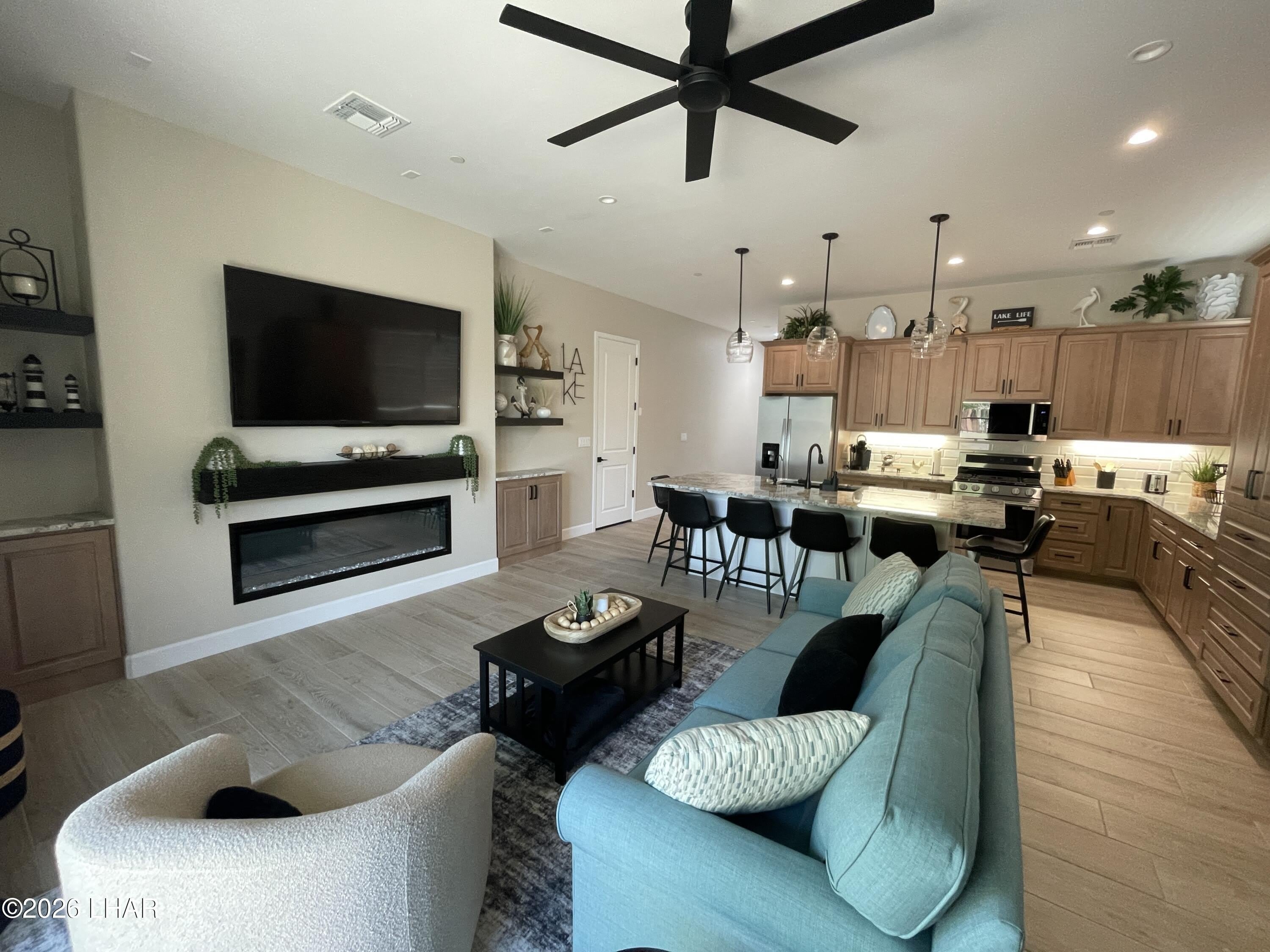 692 Island Cir – photo 2