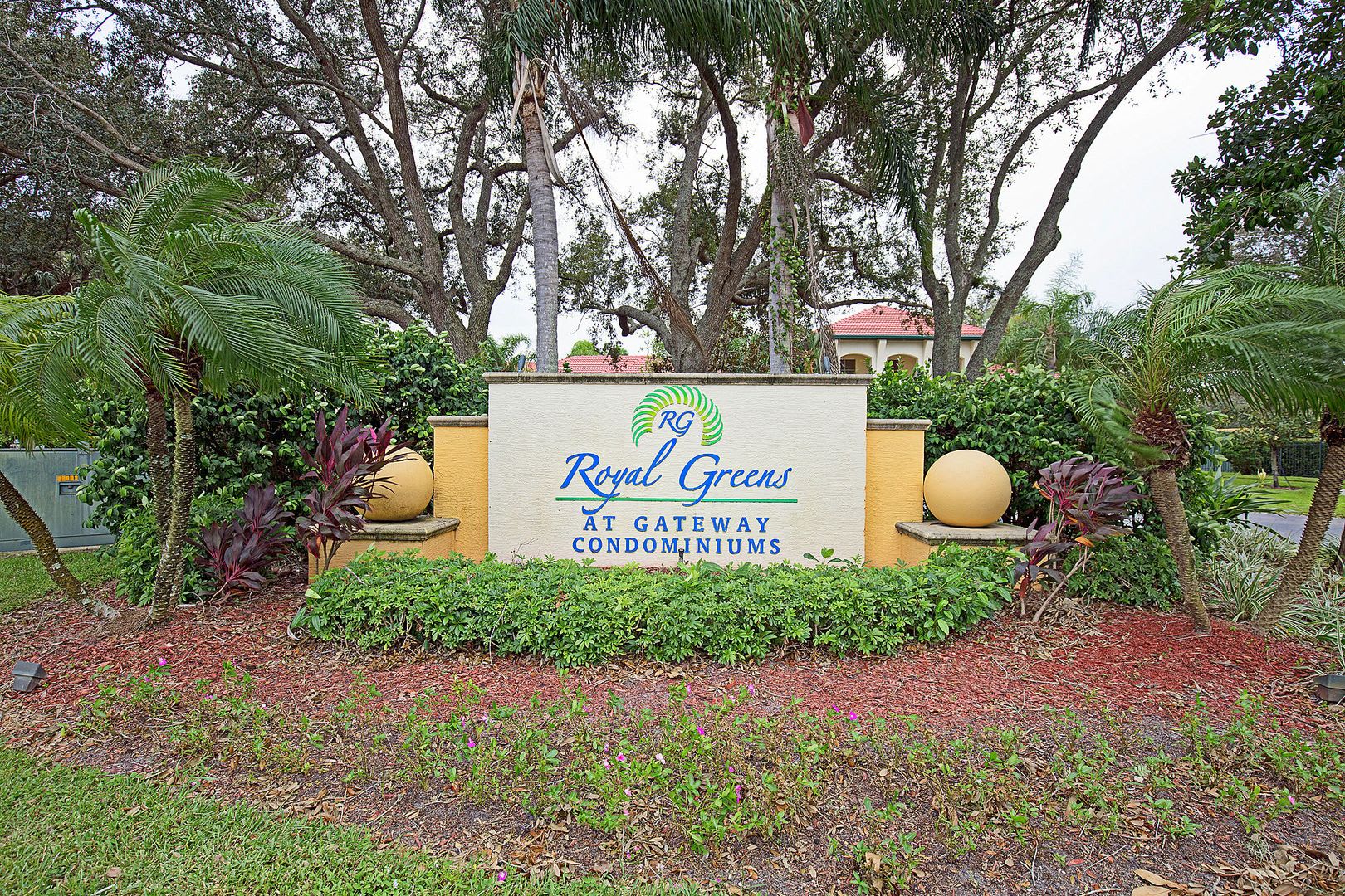 Royal Greens at Gateway 11540 Villa Grand 1207 – photo 4