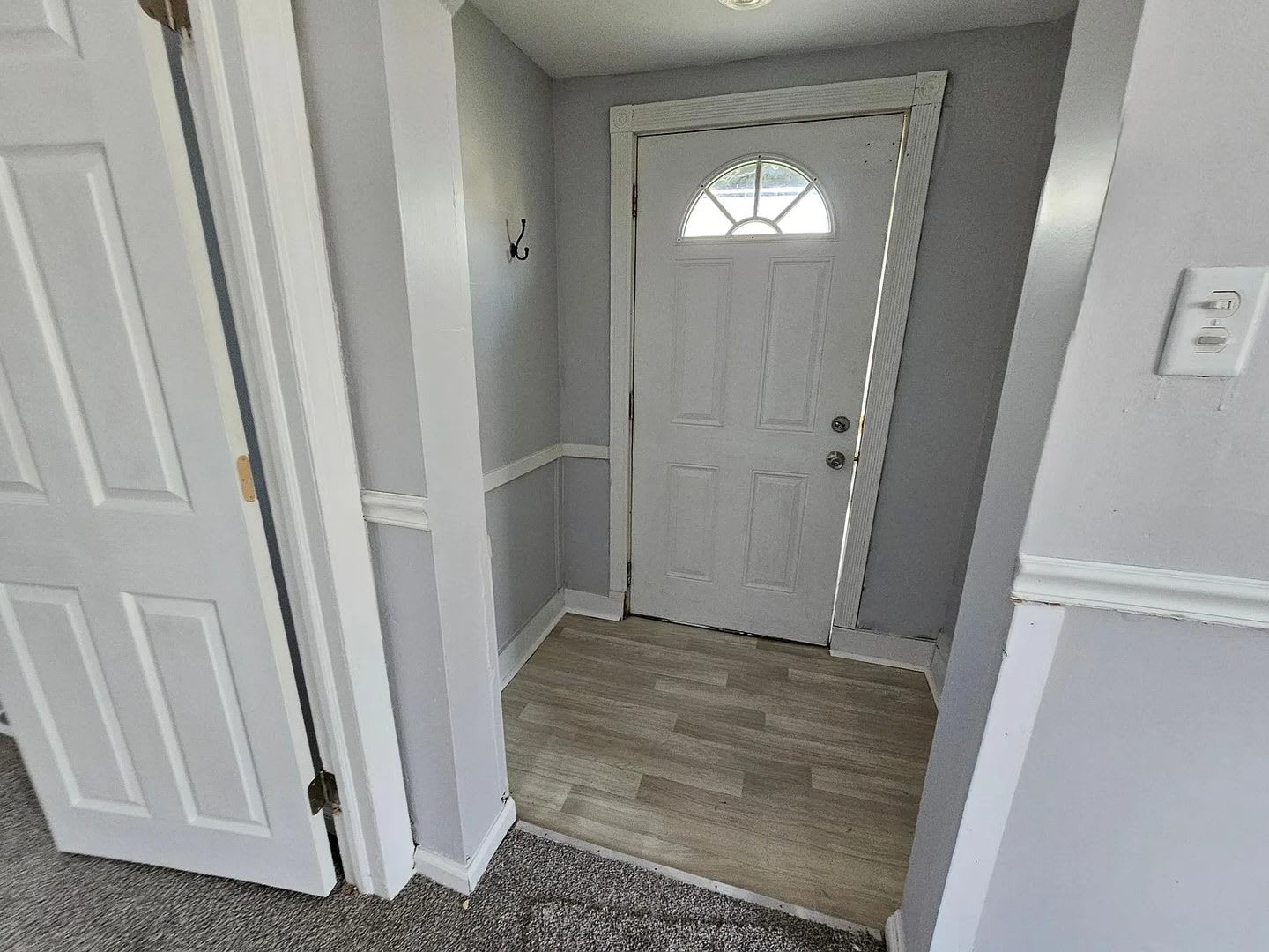Charming 3-bedroom, 1-bath bungalow in Warren – photo 2