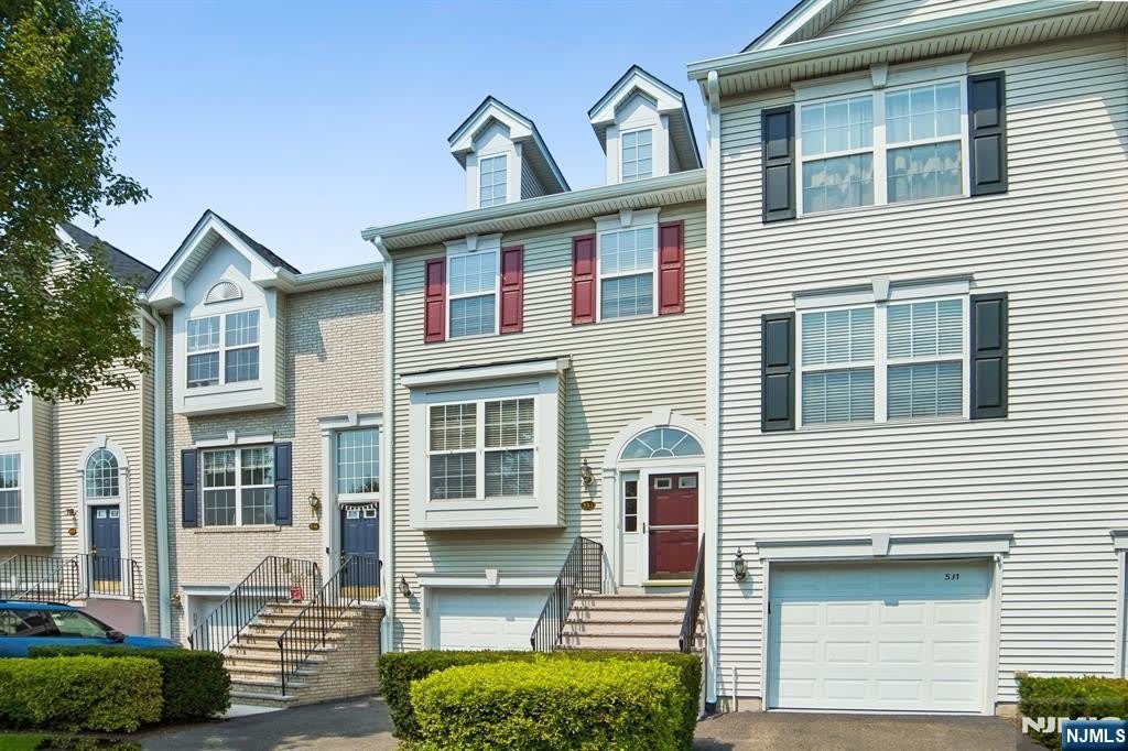 533 Coventry Drive – photo 2