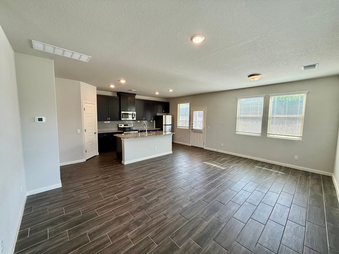 Lovely 3 bedroom/2.5 bath home in small neighborhood Sydney Cove in Cibolo. – photo 5