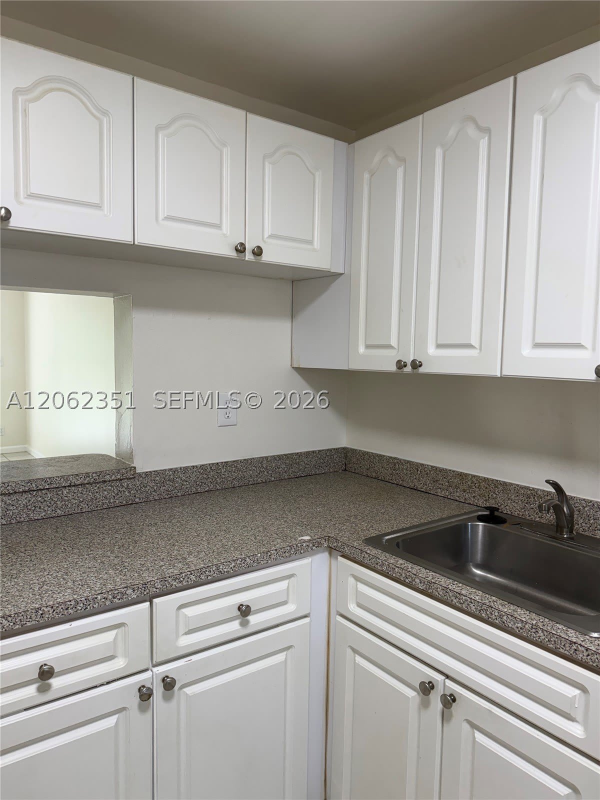 7825 Fairview Dr – photo 1