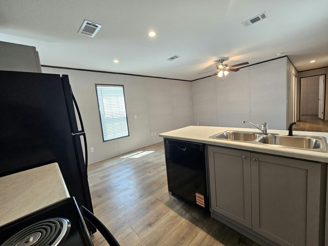 511 Suwanee Drive – photo 4
