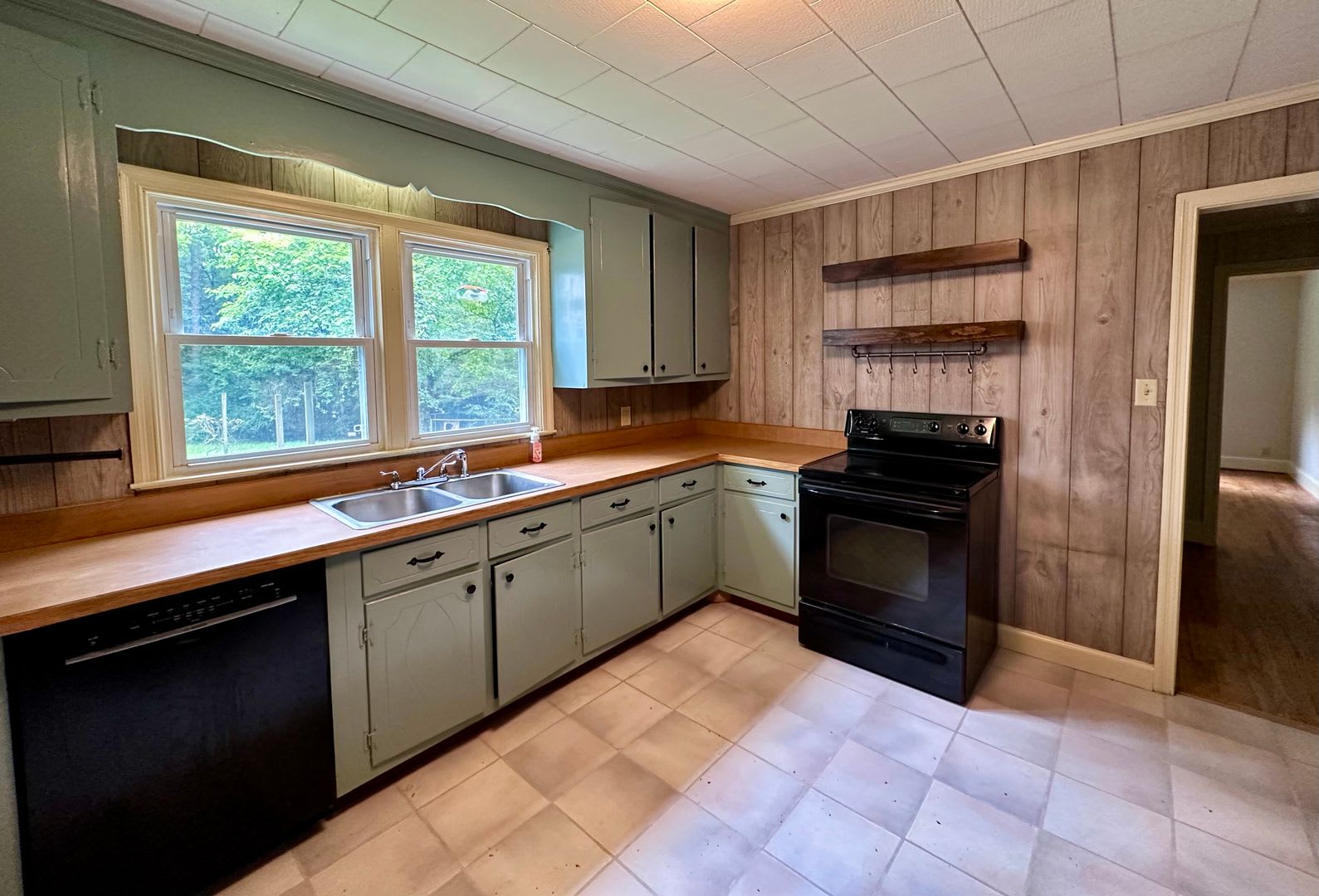 3 Bedroom House on One Acre of Land! – photo 5