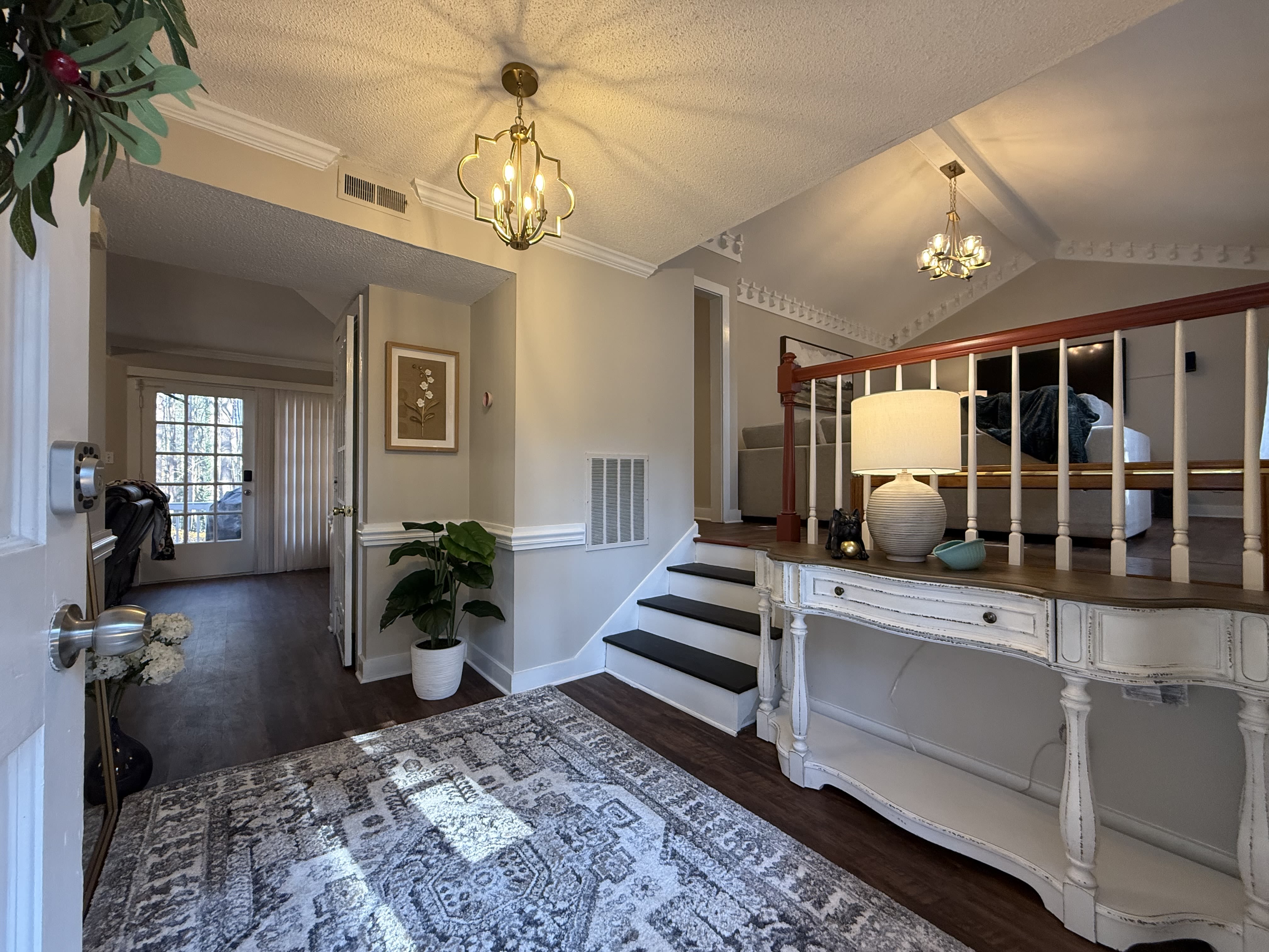 505 Westbrook Dr – photo 2