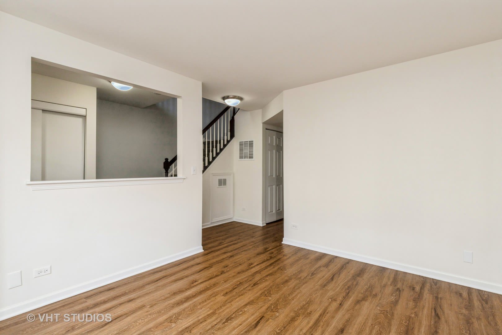 255 W Treehouse Lane – photo 3