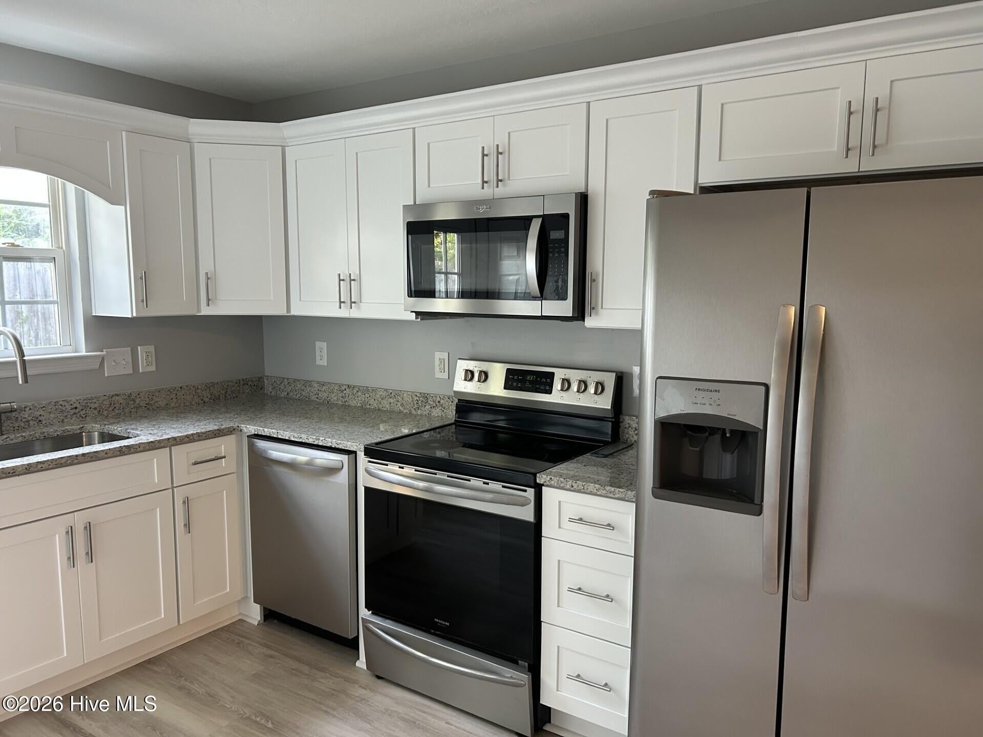 4461 Belair Drive – photo 2