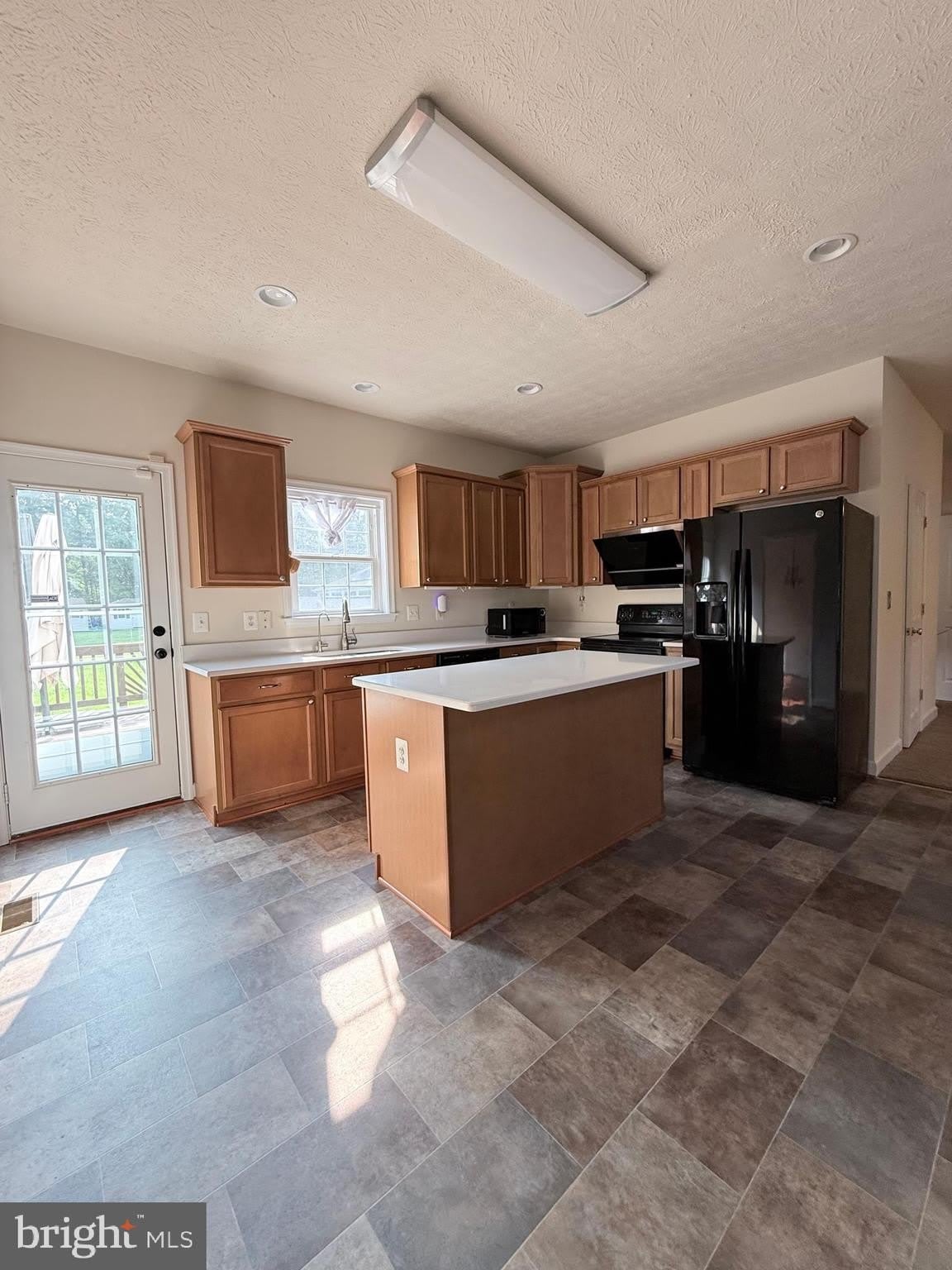 4114 DERBYSHIRE Lane – photo 2