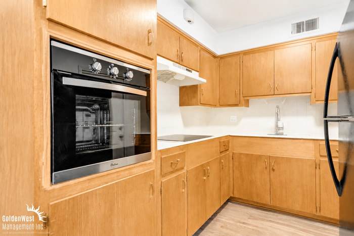 1911 West Berridge Lane – photo 4
