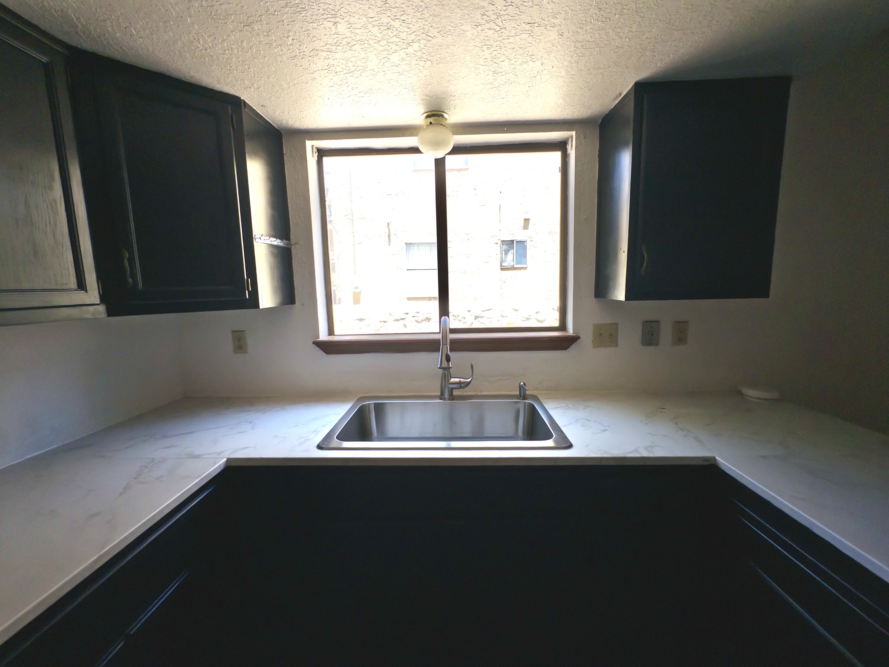 1633 Ebony Avenue – photo 4