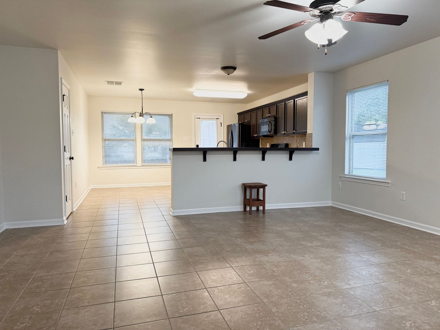Beautiful 3 Bedroom Home In Prairieville – photo 3