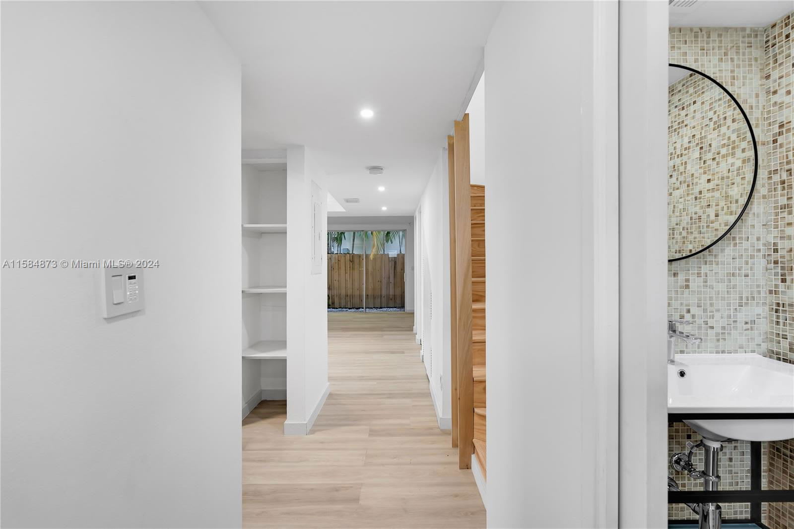 2945 Bridgeport Avenue – photo 5