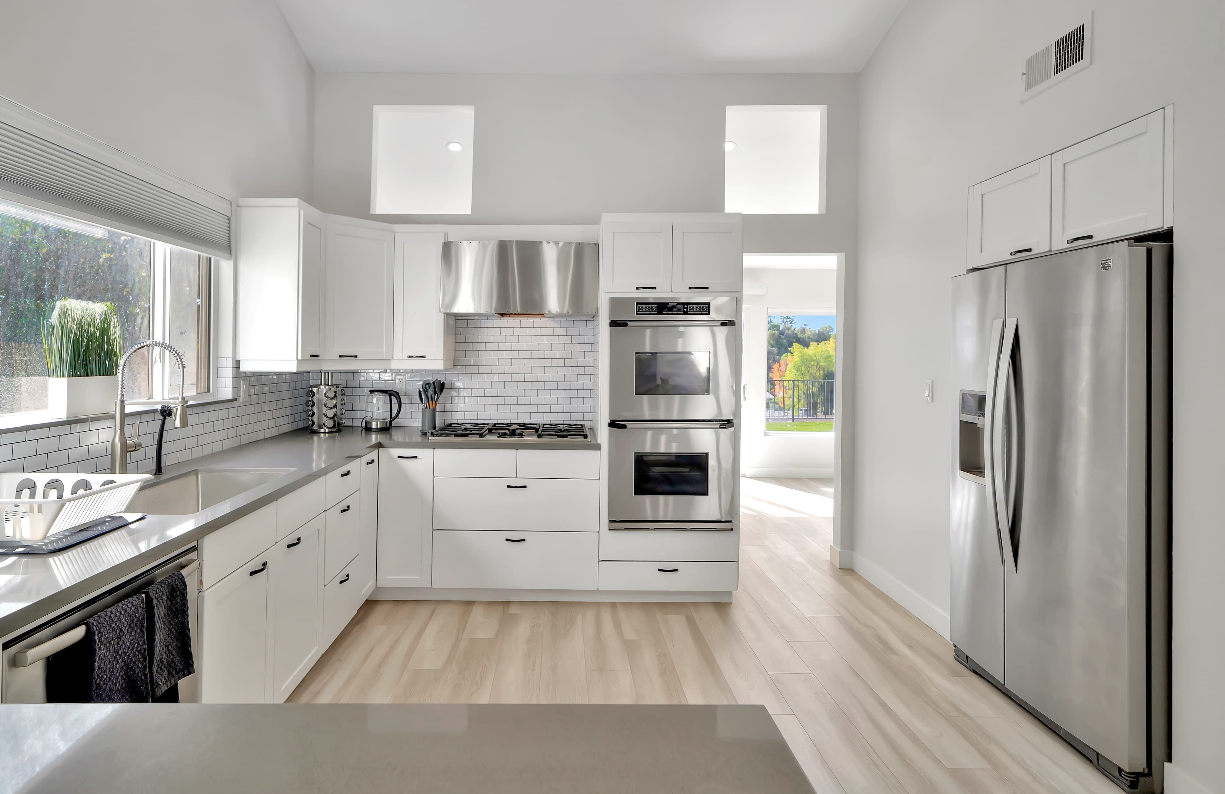 5557 Ostin Ave – photo 4